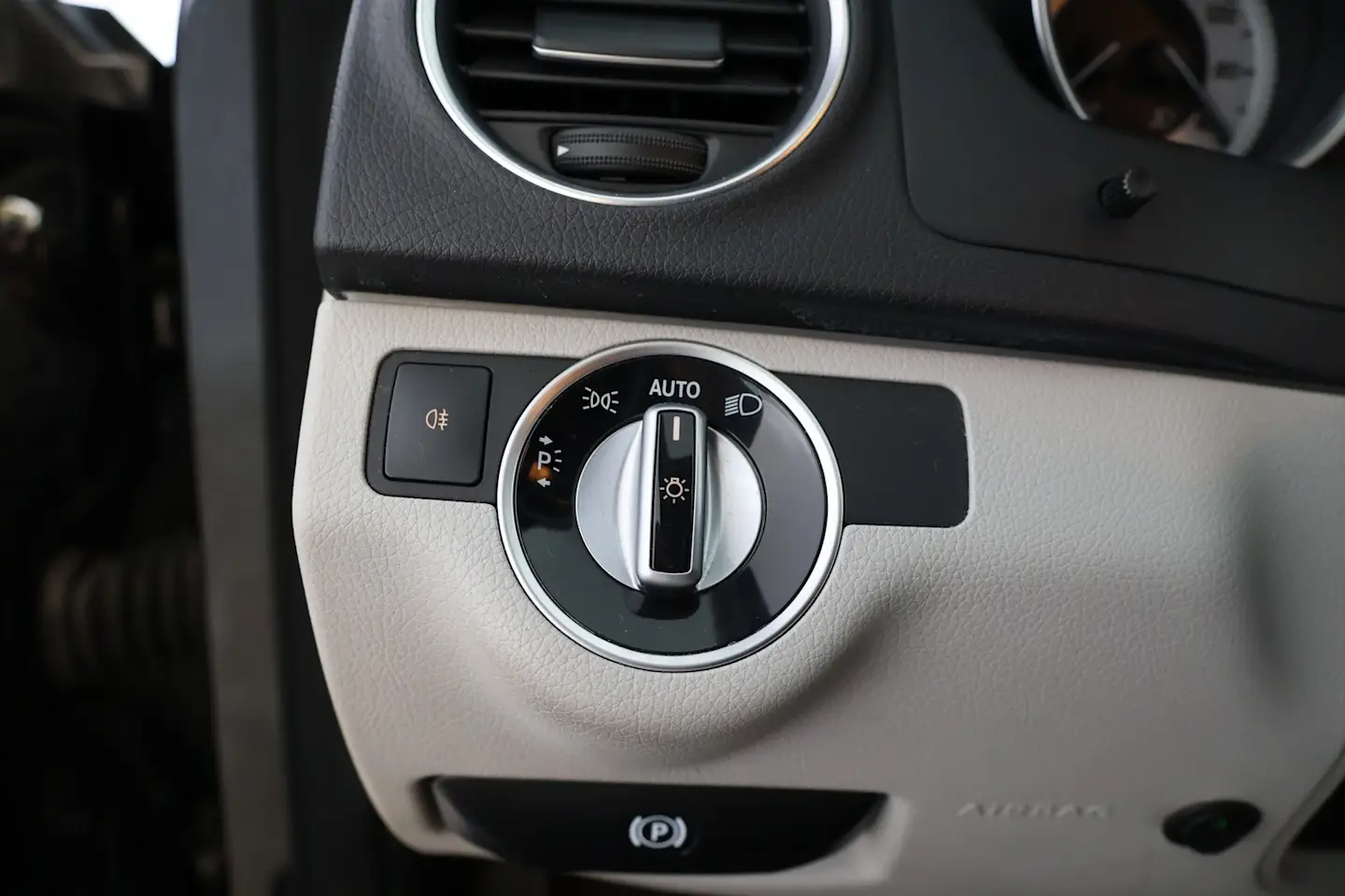 Car Image - 3OH0vimDN4cFyHNJEpuF6Y