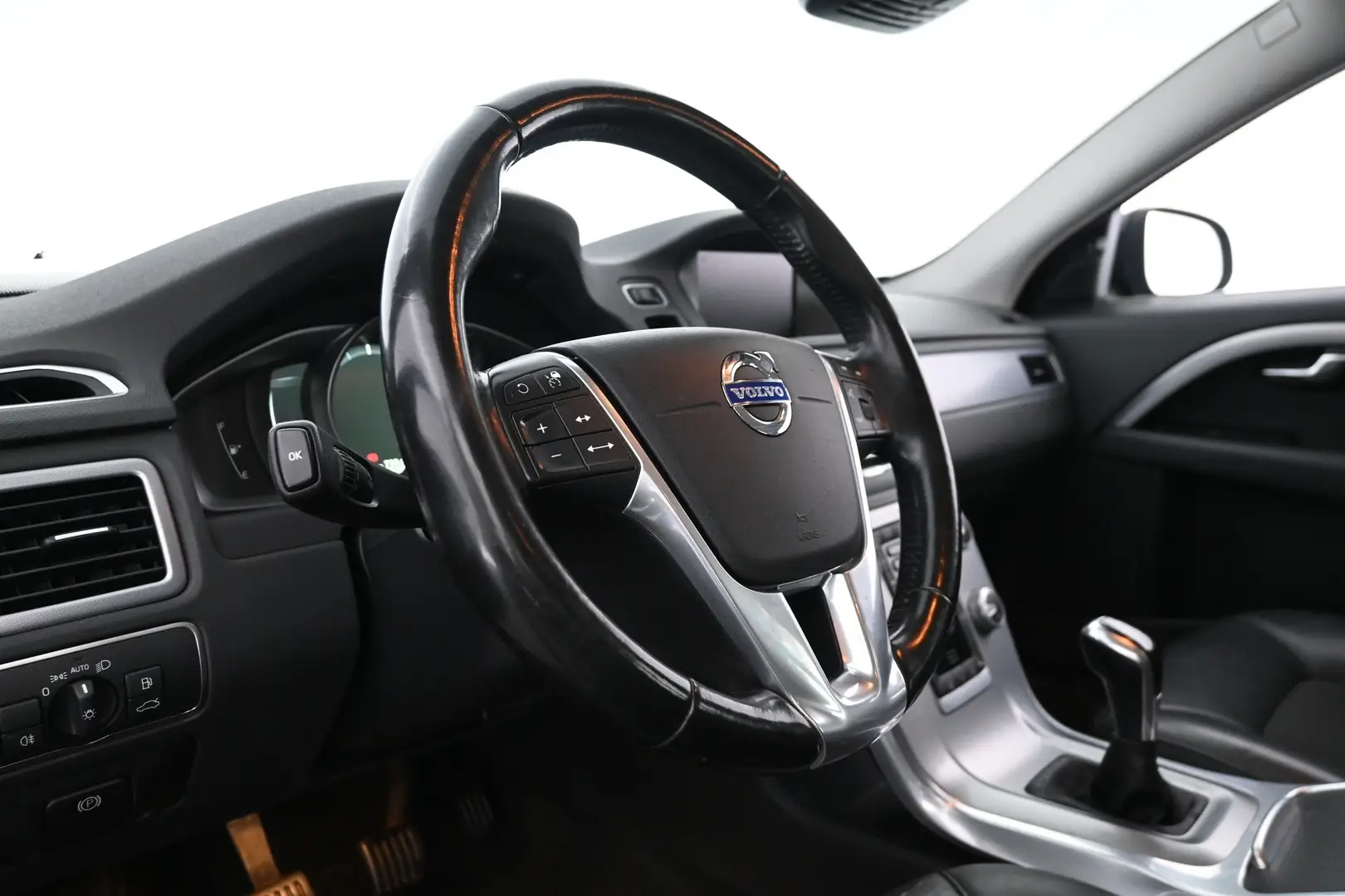 Car Image - 2lHI4omqru2UdJCivRdMUN
