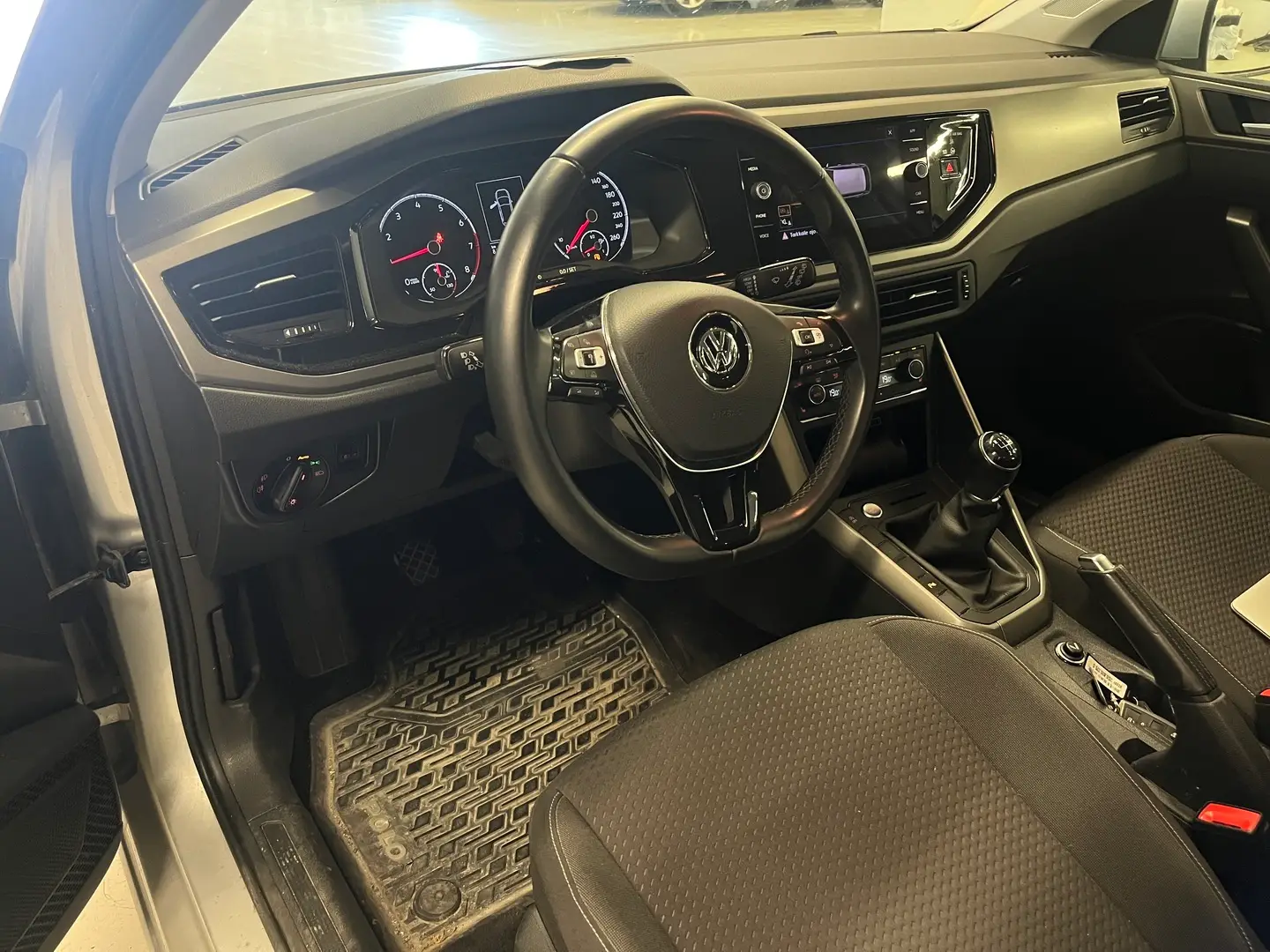 Car Image - 5LG4nS386cEfgvbYPtTG3j