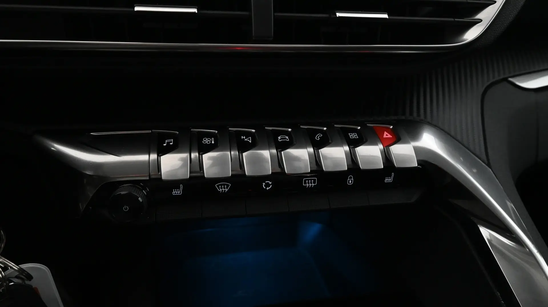 Car Image - 4ZQe2mzEq3YhB10Mxc7mvJ