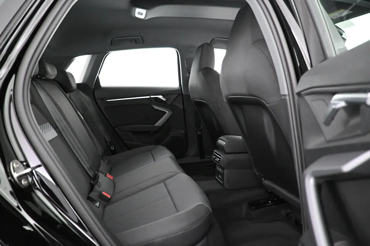 Car Image - 38OXdXxZ7E9tEEYfHtlX86