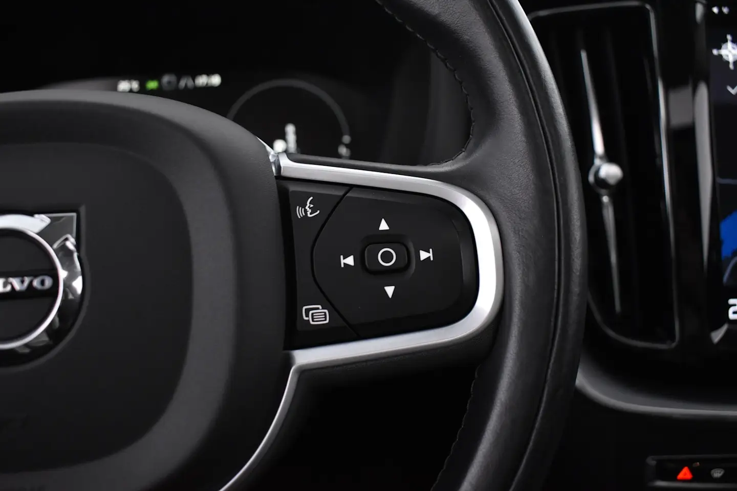 Car Image - 3P1RCyyC8KUG34oB8MzfAJ