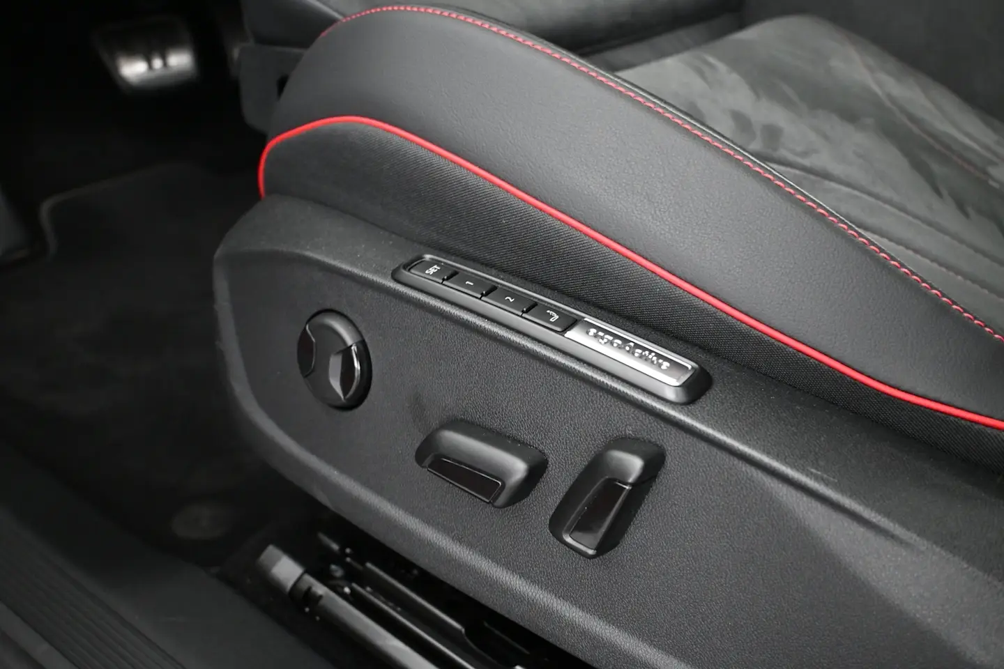 Car Image - 4yYGqEBwZl164CDc6fuS53