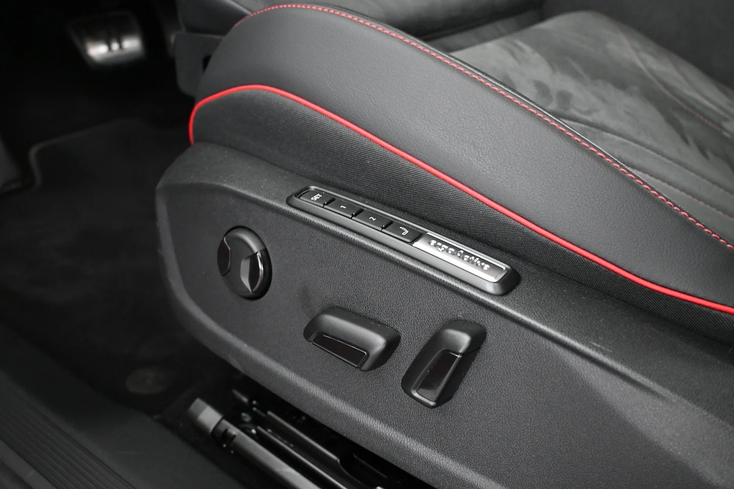 Car Image - 4yYGqEBwZl164CDc6fuS53