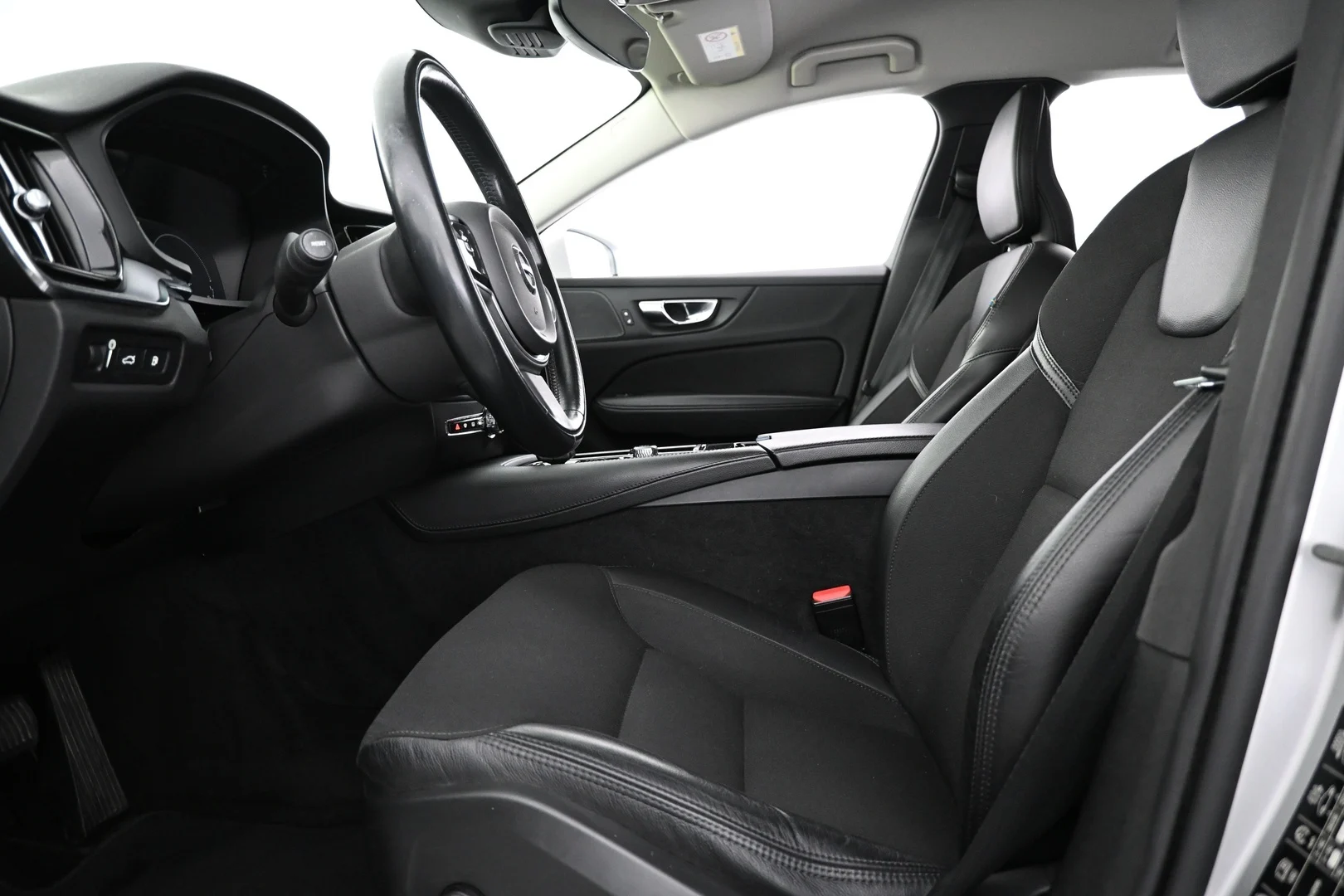 Car Image - 3Z2j8Vys54YQtg7iP6NgxU