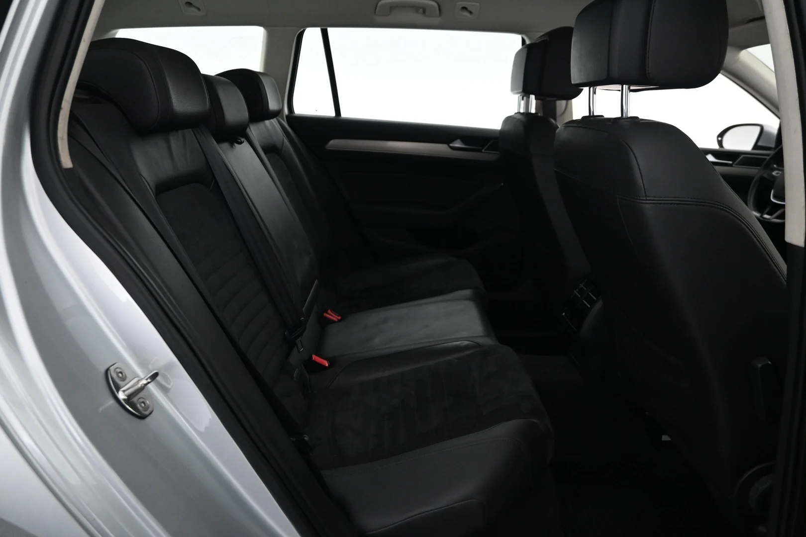 Car Image - 79y9ujzms06E6jqRuoKgwj