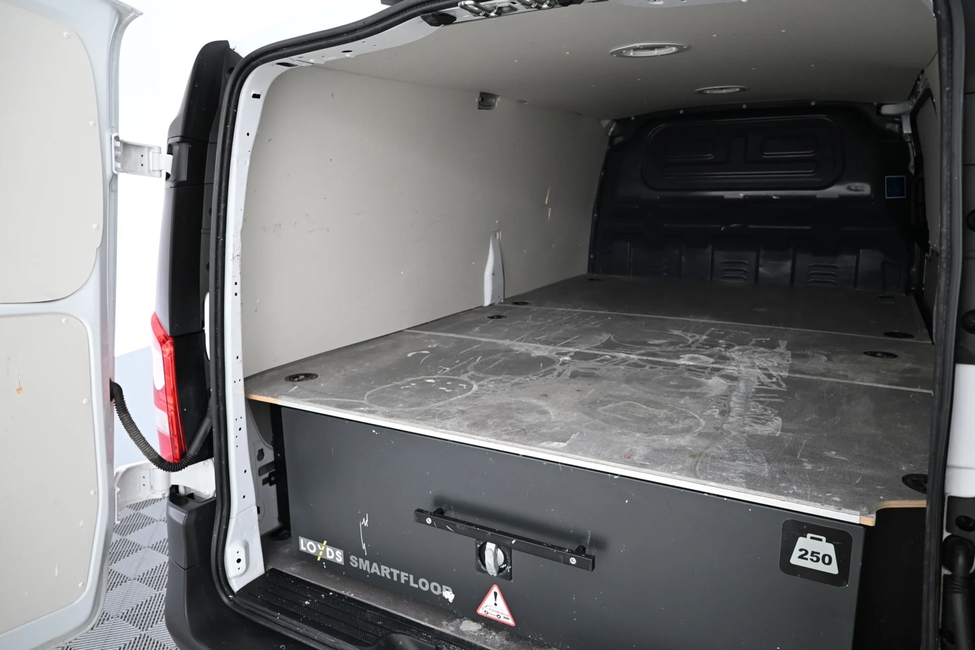 Car Image - 2XNOn2KBri4UKZchyCXeqI