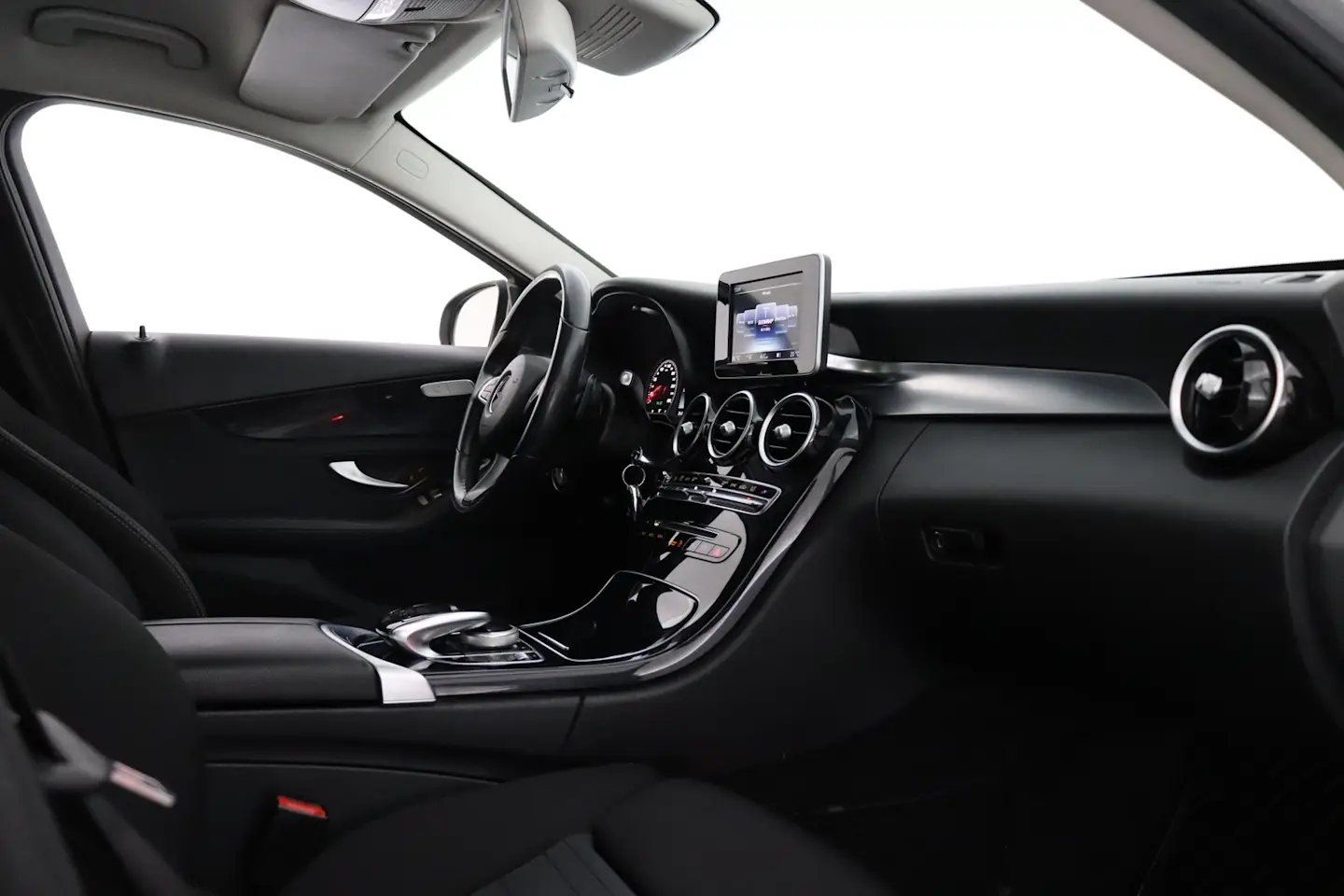 Car Image - 4KqVovLujRbjfX7Gs6iTWQ