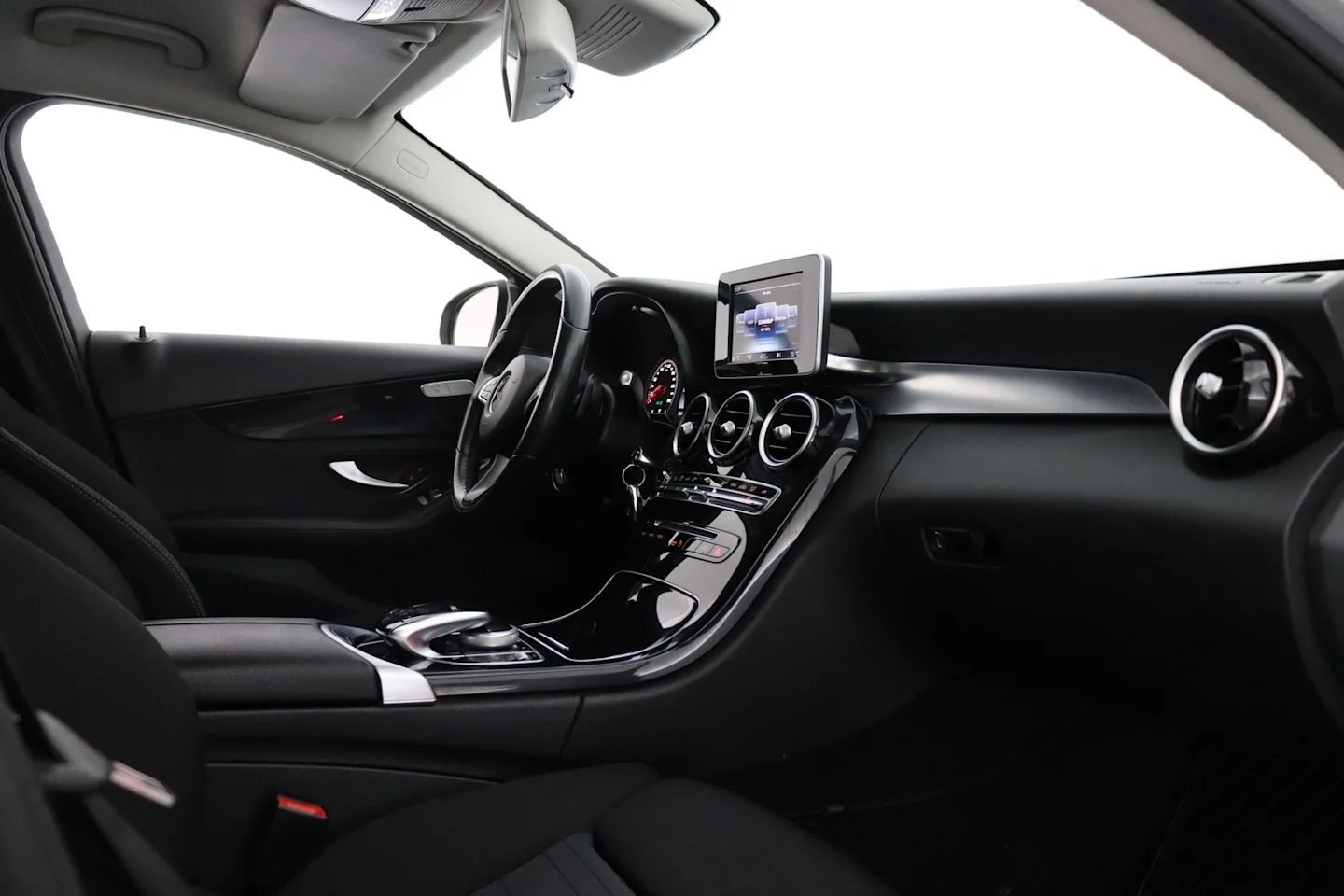 Car Image - 4KqVovLujRbjfX7Gs6iTWQ