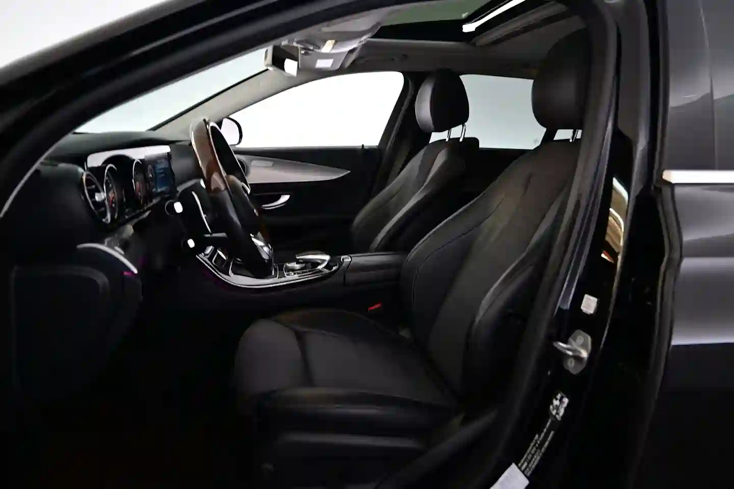 Car Image - 5i4SRH2w0zBK8NJgbttBe3