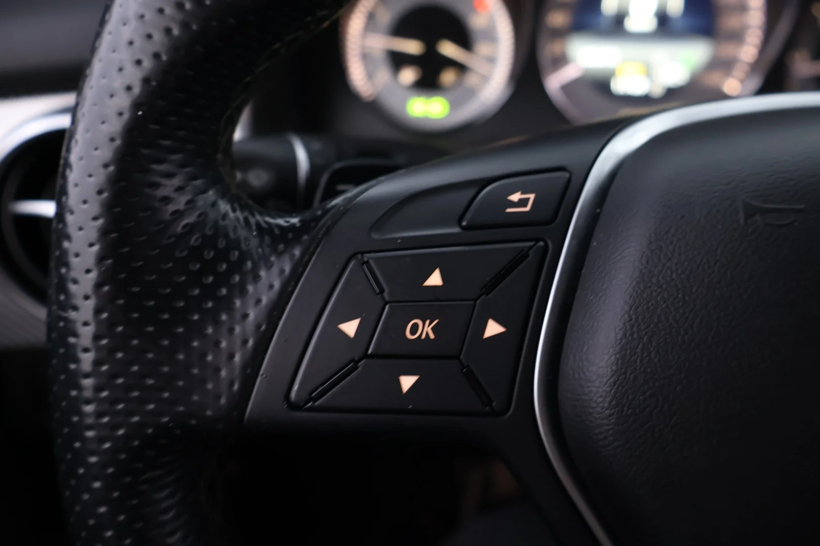 Car Image - YwF9ZjDPHPXAWbHz6LjiG