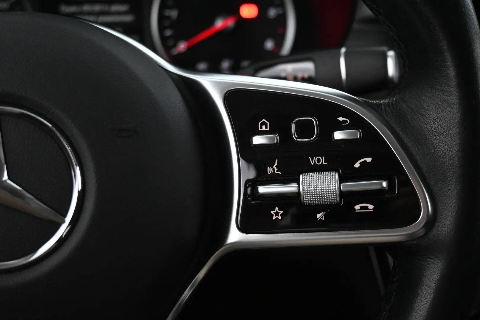 Car Image - 6dVAVa2QdXAyjtUO5Q7m2l