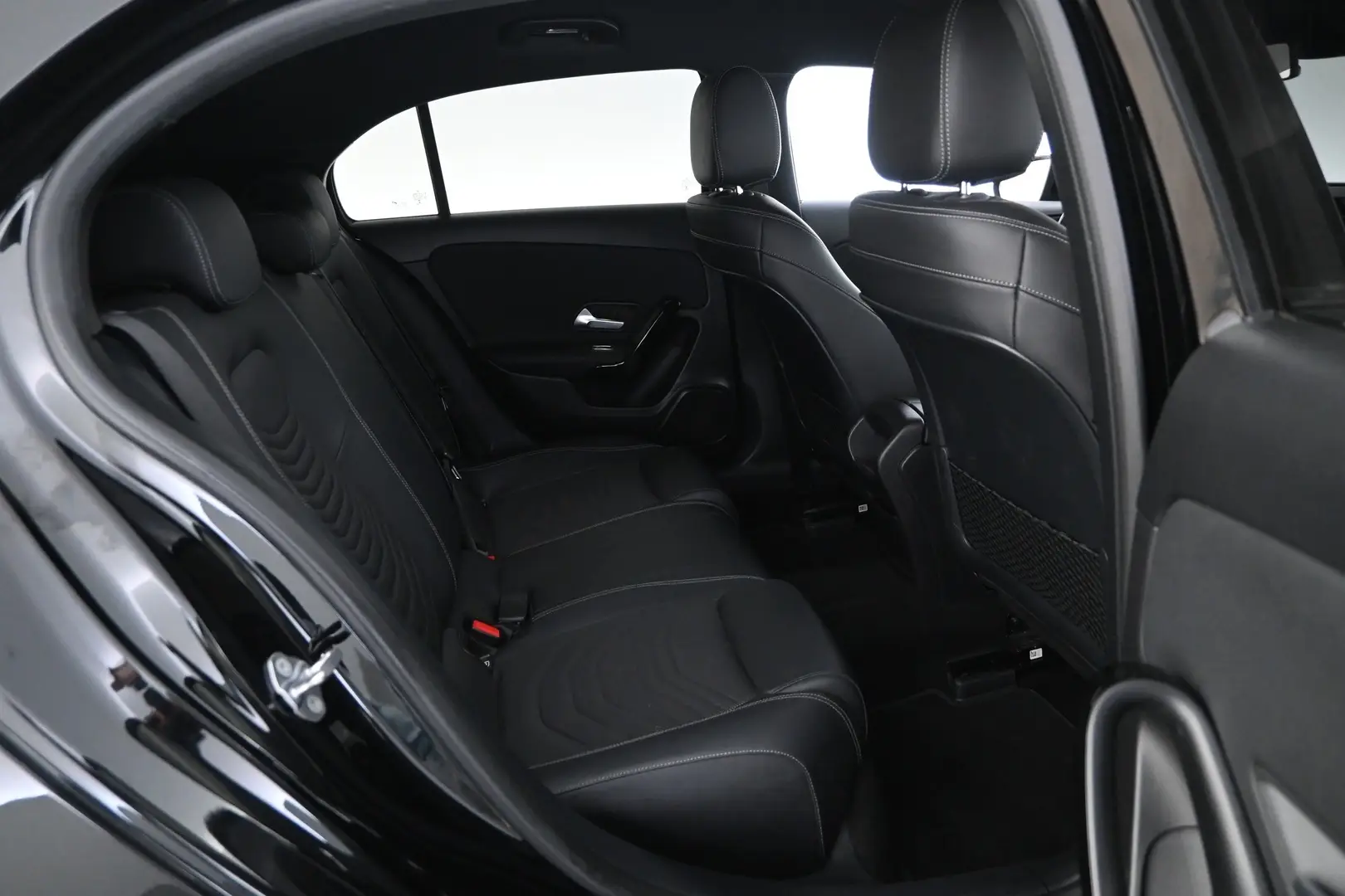 Car Image - 320SDl3N6kqdUKHmATjH3c