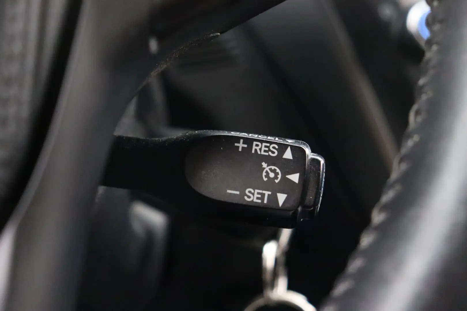 Car Image - 4iAtAMy9lhJcecaySAjbhw