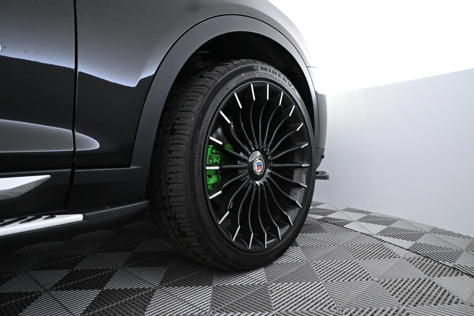 Car Image - 7LIOgXofsTNtxZNjx0lpnx