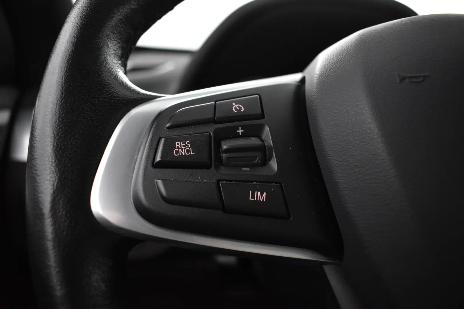Car Image - 1BcrXf7zM4VyWaR5oYEuRp