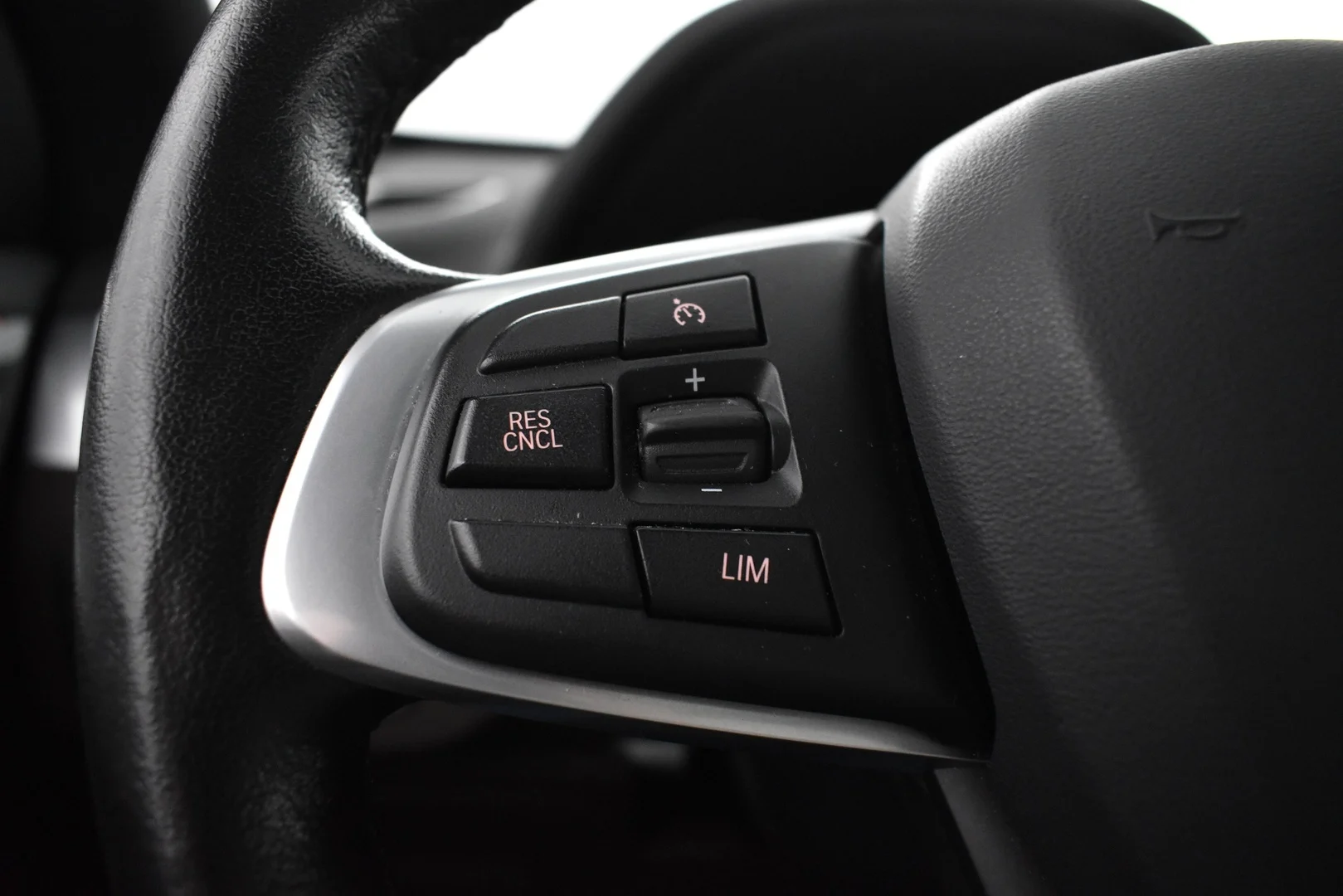 Car Image - 1BcrXf7zM4VyWaR5oYEuRp