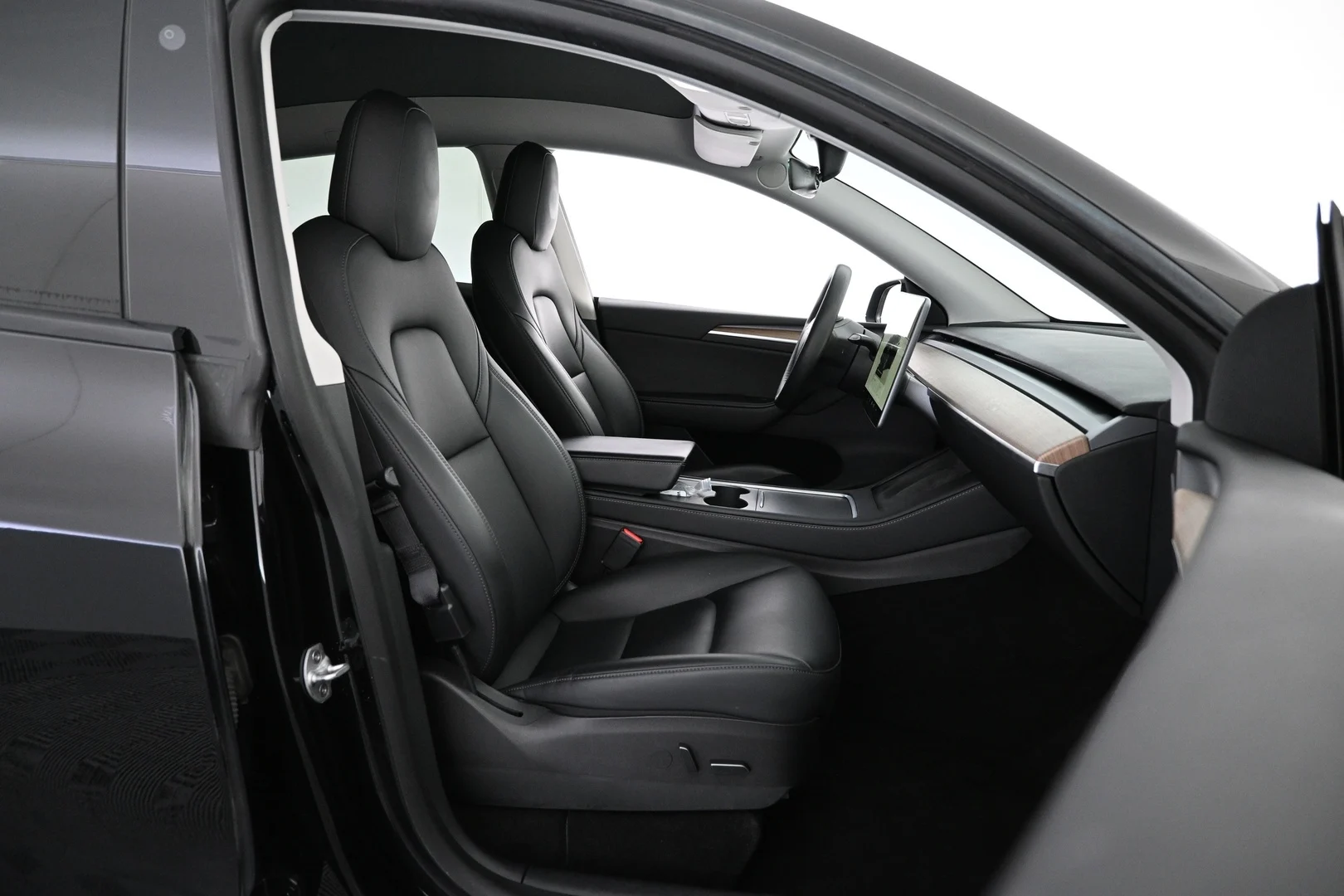 Car Image - 46wBA2KVgO2O7WS9L9qZfk