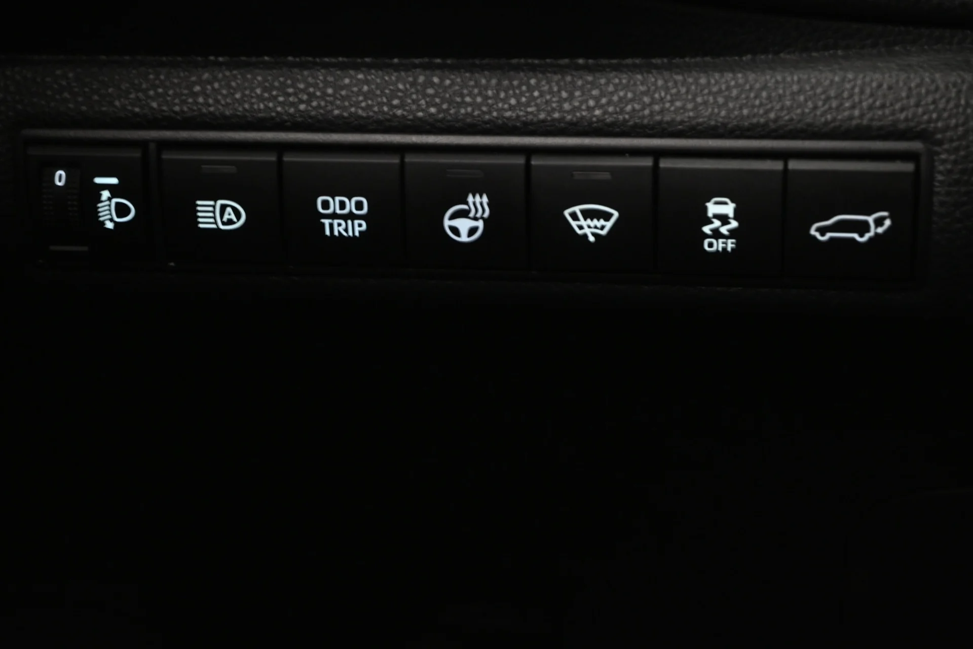 Car Image - 6UC5M8OdntKQ0opkGJZUSx