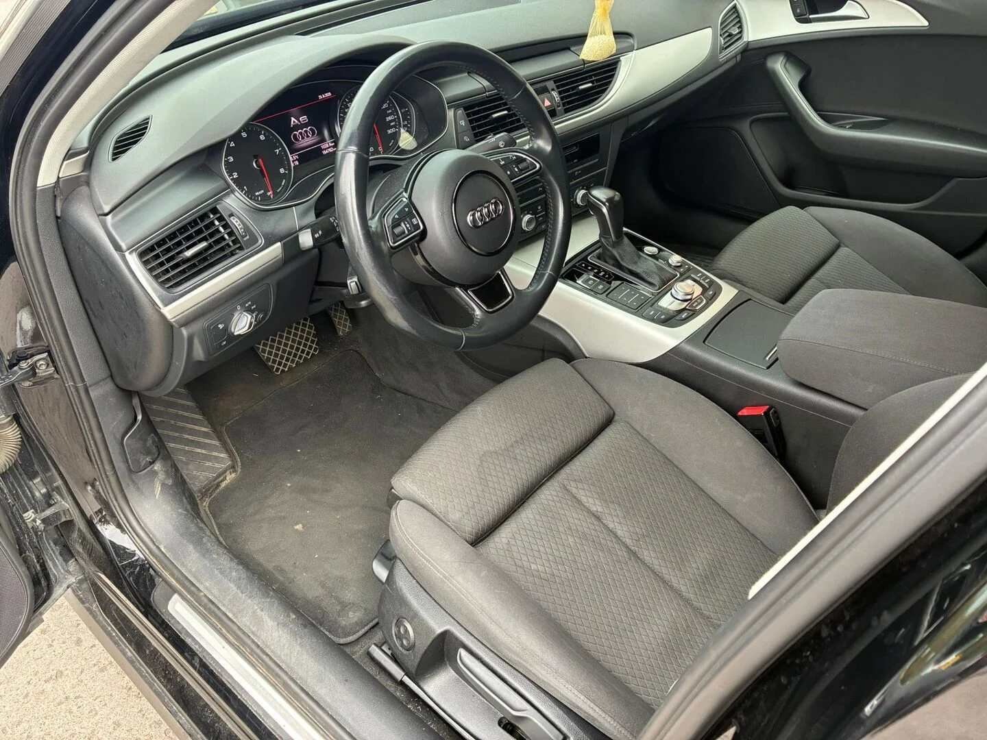 Car Image - 1ZWUKsggtdU5YUvMmMBTma