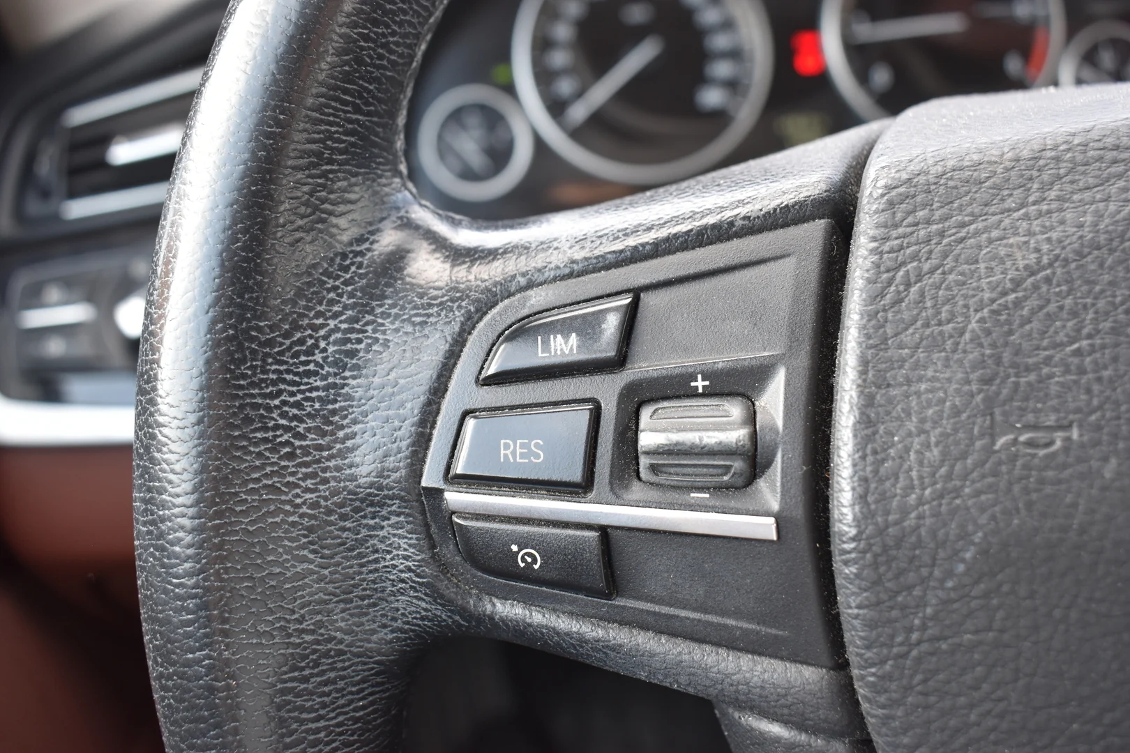 Car Image - 4FxdoNjWn1I2mAxBECBC0o