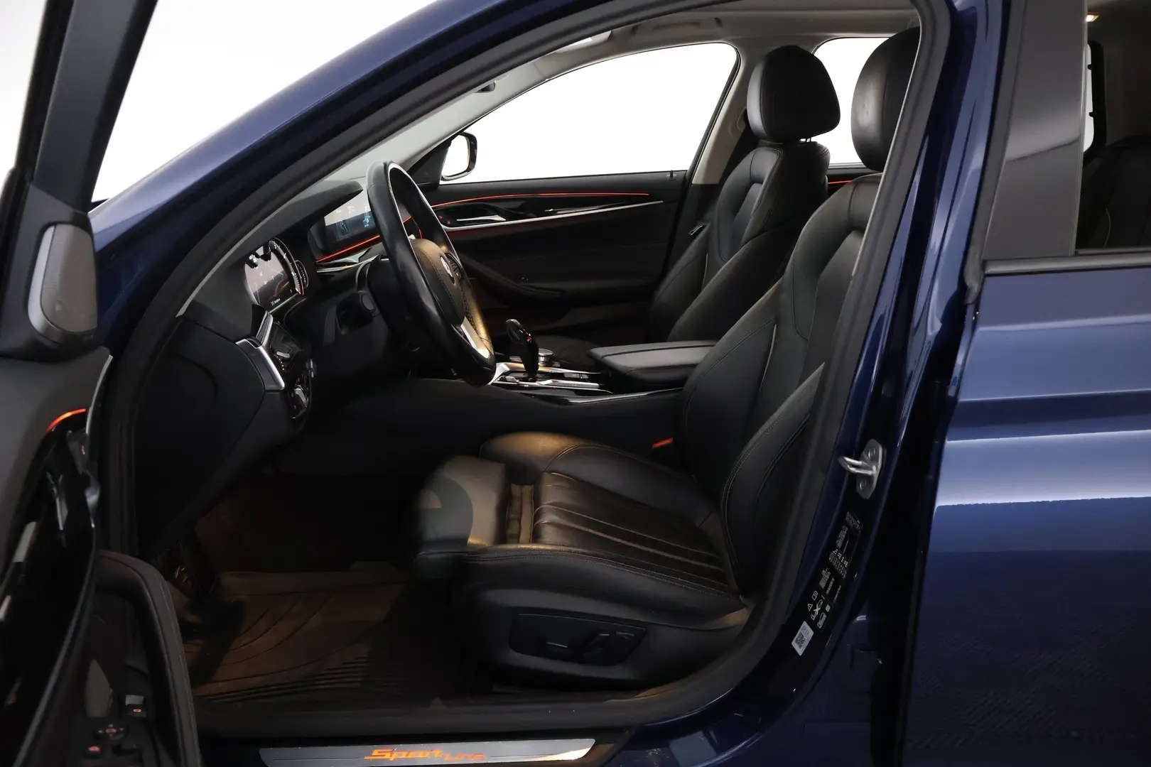 Car Image - 6tbKGmFcXYVzY8q3CuGAIF