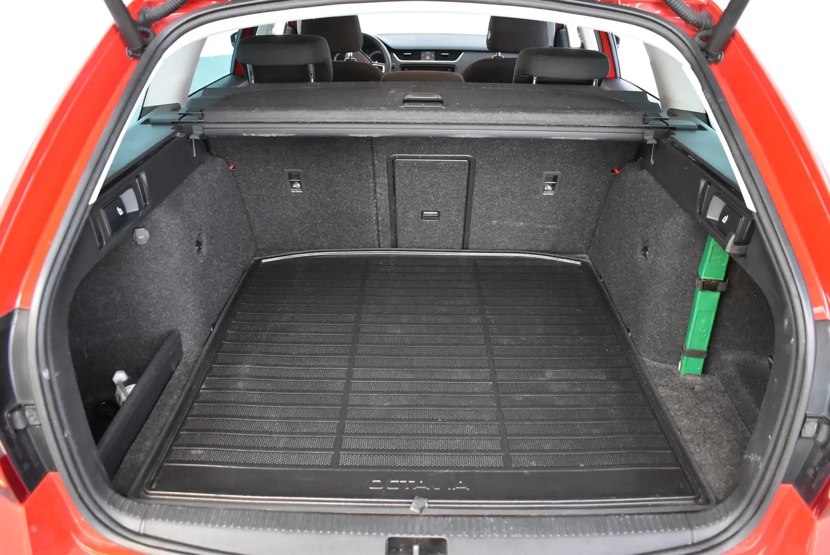 Car Image - 353uG3WfMHh5BqekkElUHx