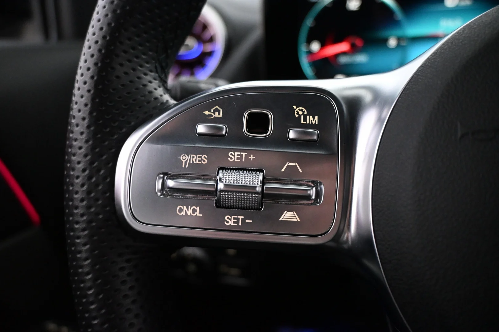 Car Image - 7cjDytpBPshBvmX0PY28W9