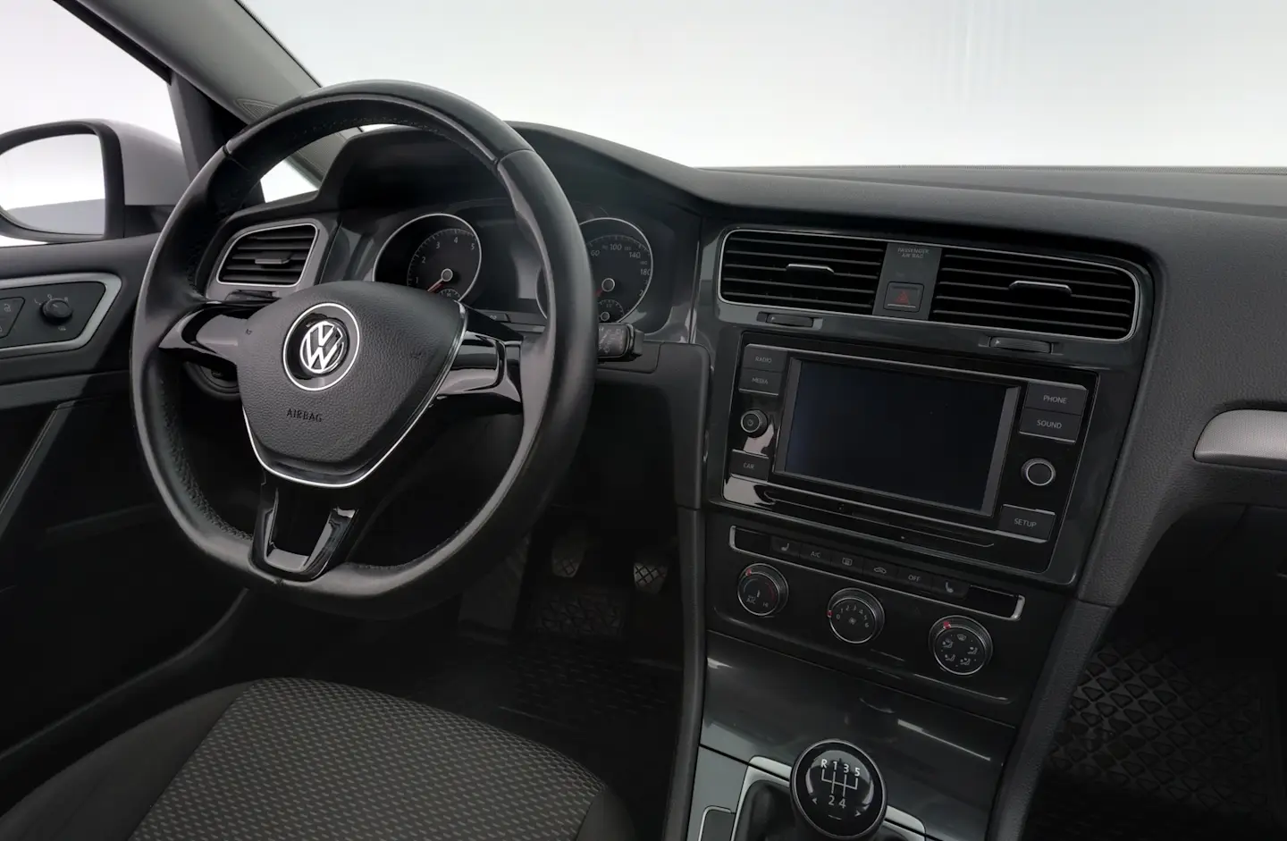 Car Image - 5YxZA9G4IeALDXHZgMwjIO