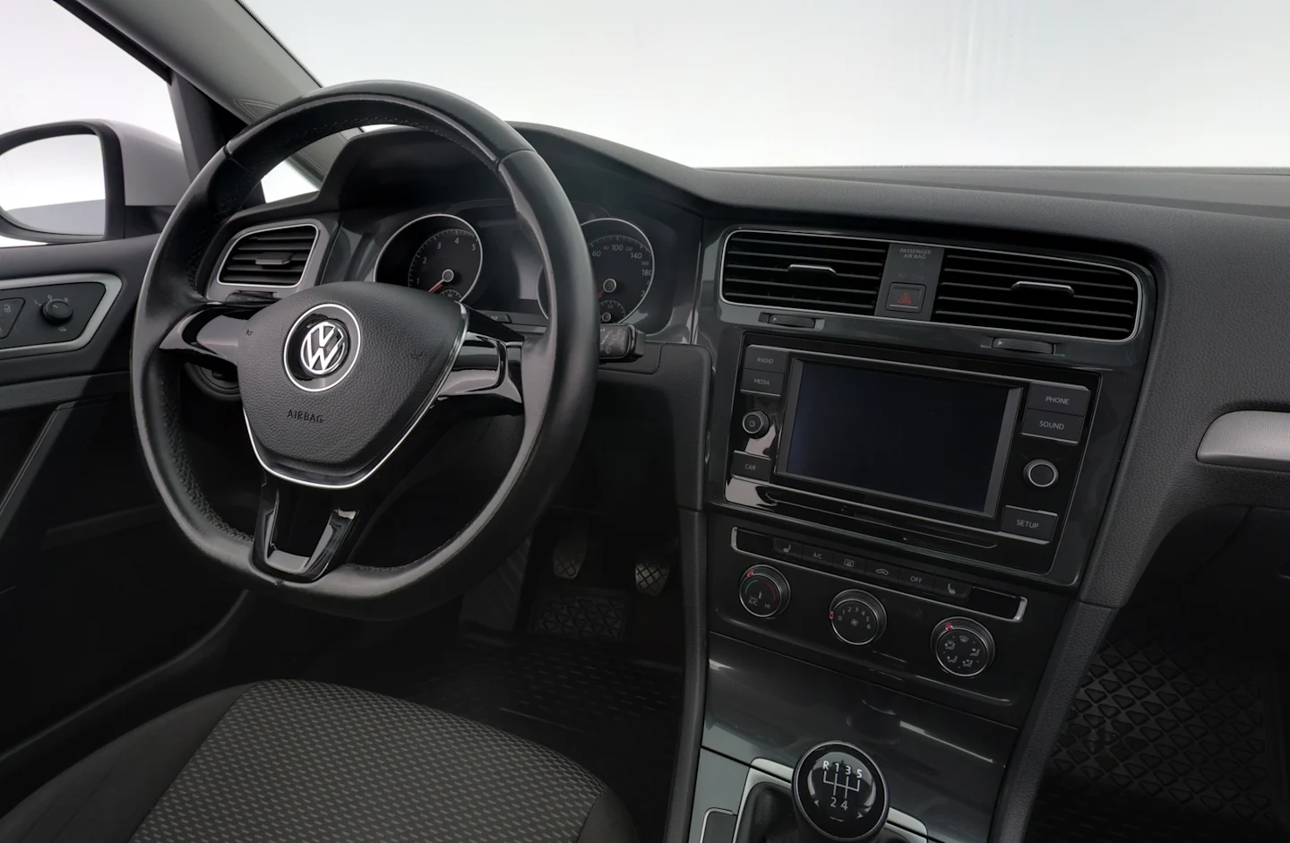 Car Image - 5YxZA9G4IeALDXHZgMwjIO
