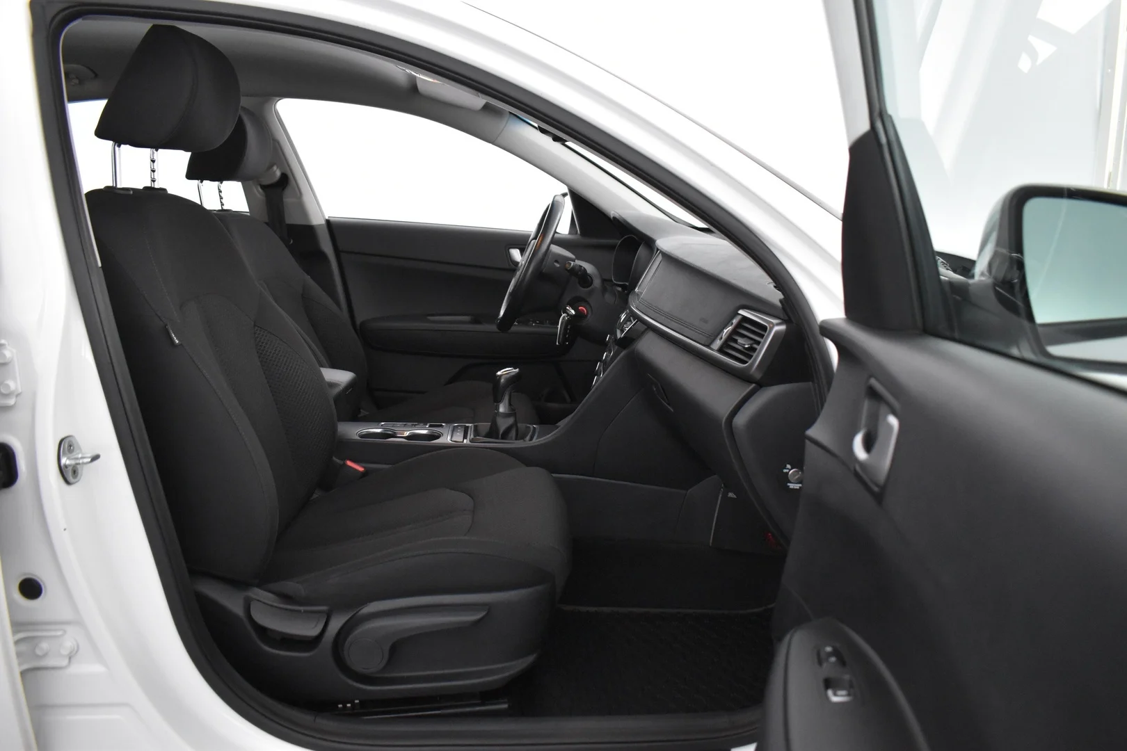 Car Image - 7L7fAJ9H97egxWBGSszTS7