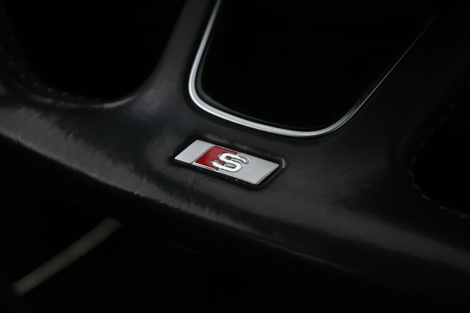 Car Image - GvgKoGZDOpqJlsBxwUZDl