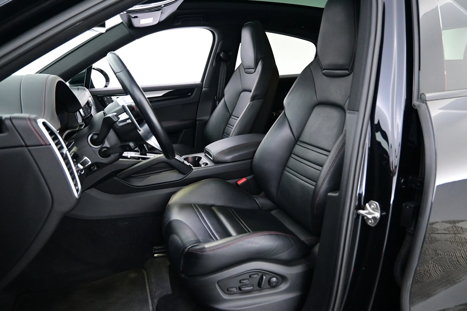 Car Image - 65XDk6rOCwhyFQ4TpO7w6B