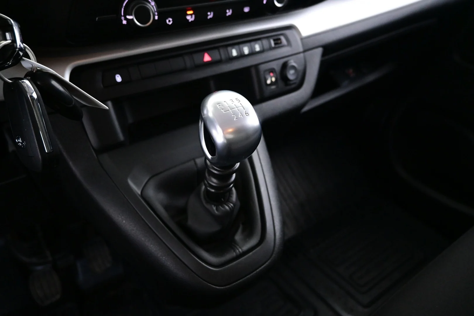 Car Image - 4HhTsxDSvtl5bA7V3bM5yS