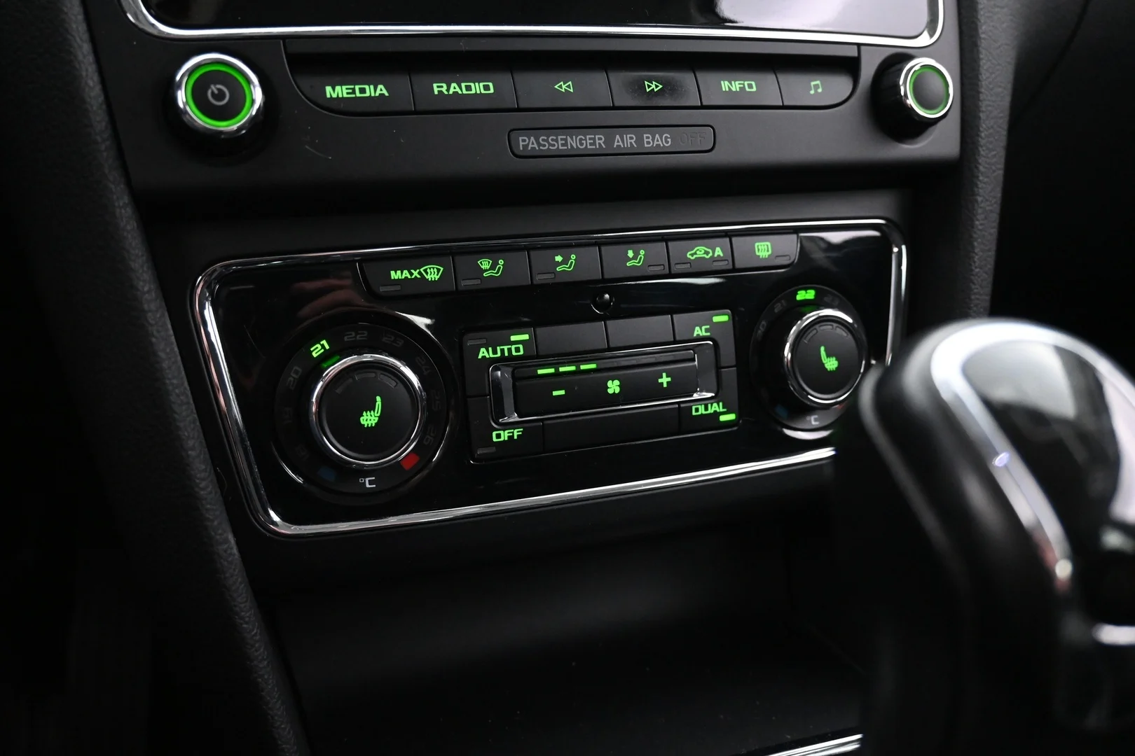 Car Image - 3zfHMlQjxBVPjsDs0jDhb5