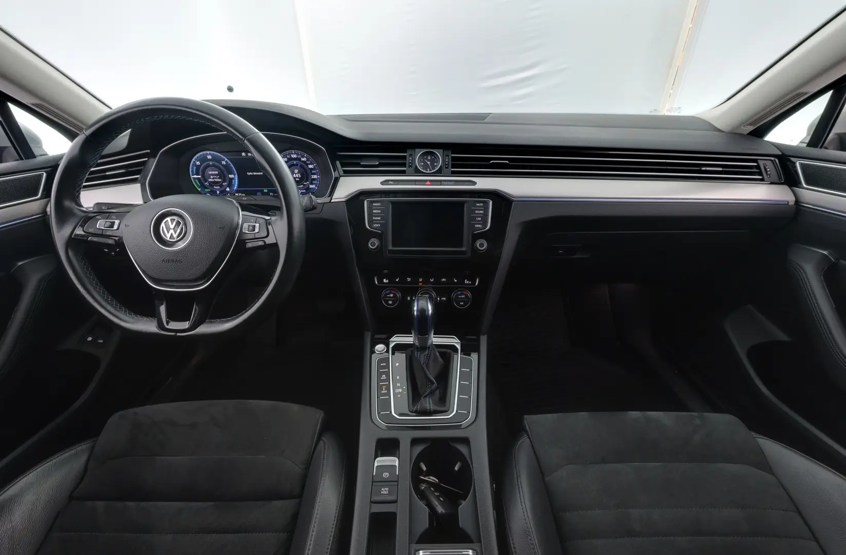 Car Image - 61sgAPRtvZm1ol9vN54ElG