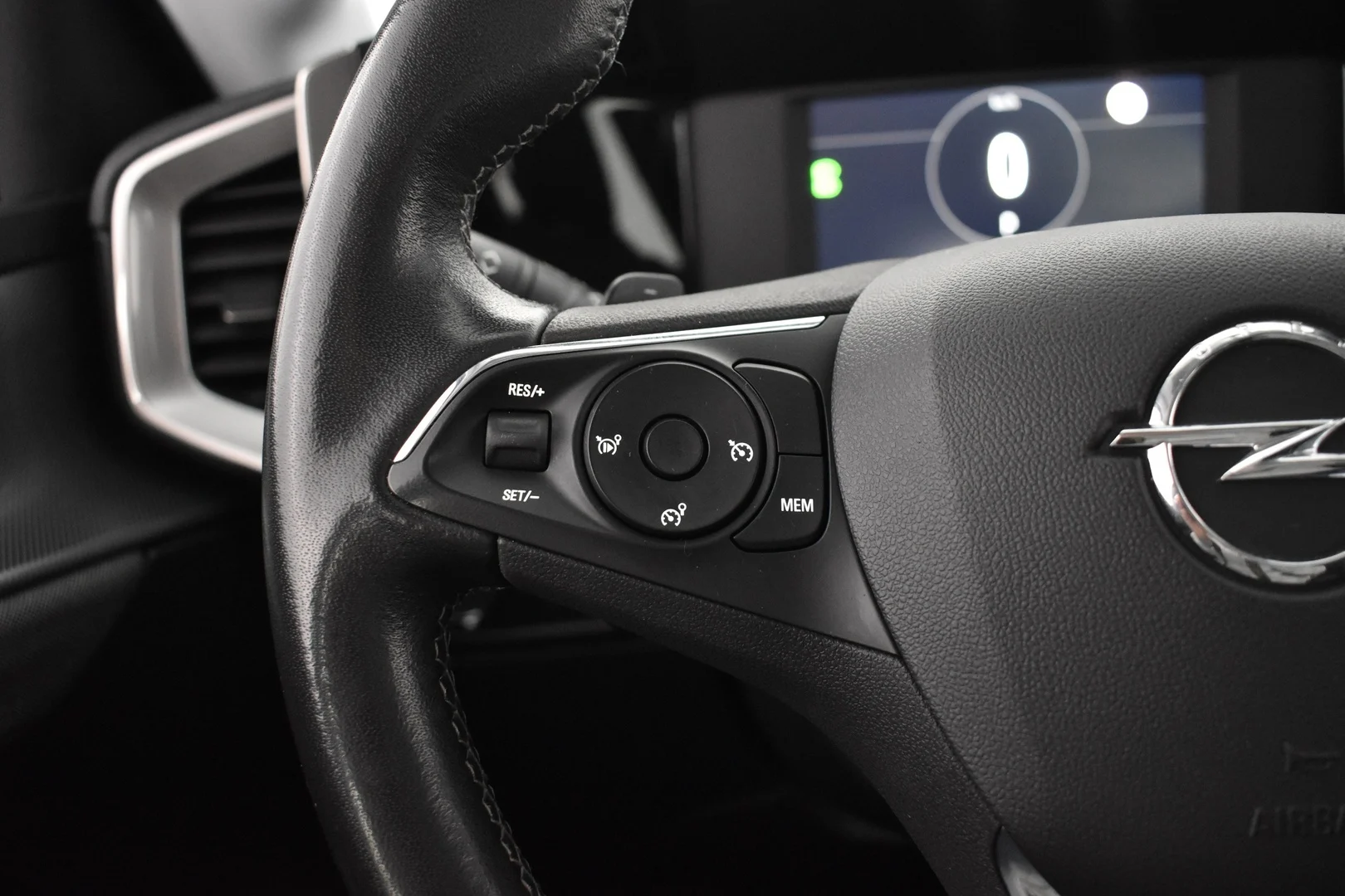 Car Image - 228JJnU0ItVIFzwMG6uAsX