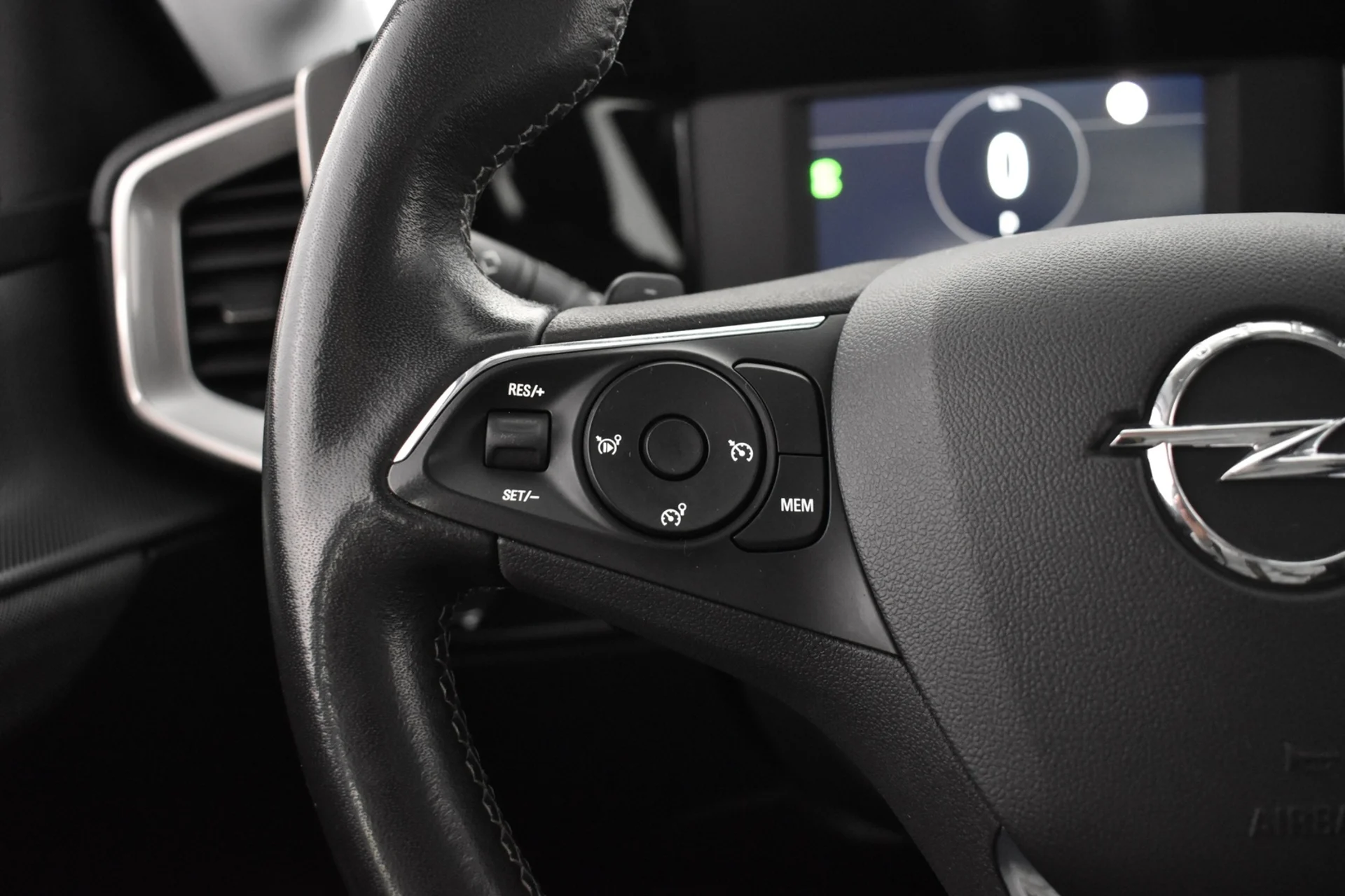 Car Image - 228JJnU0ItVIFzwMG6uAsX