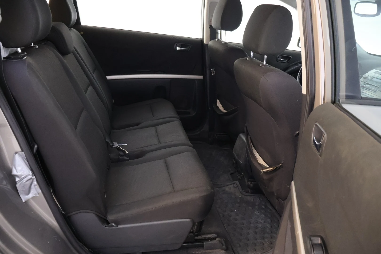 Car Image - vOLQx8dlW663xHnM8img7