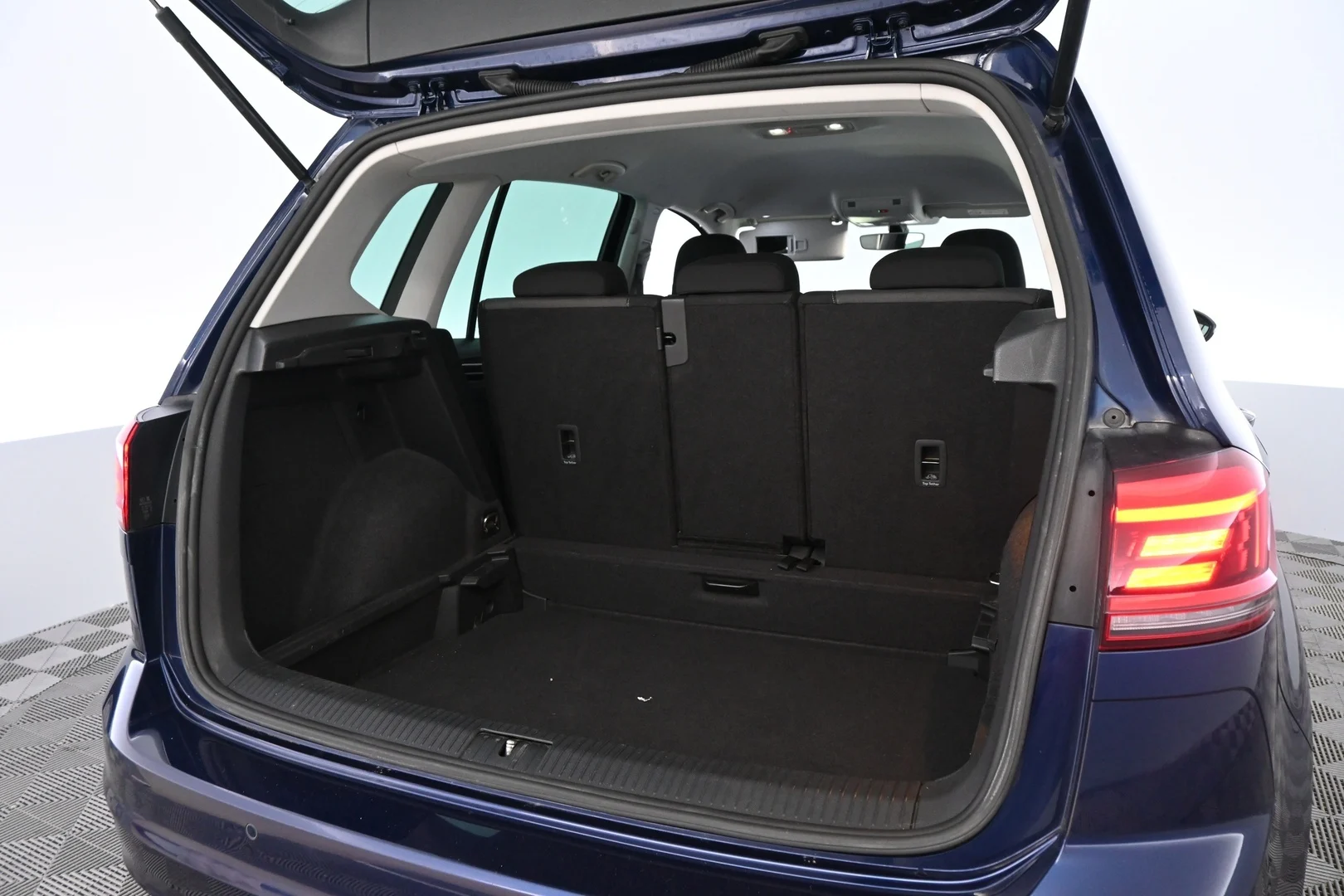 Car Image - 53Y7E4VYM5fL713cLhI29C