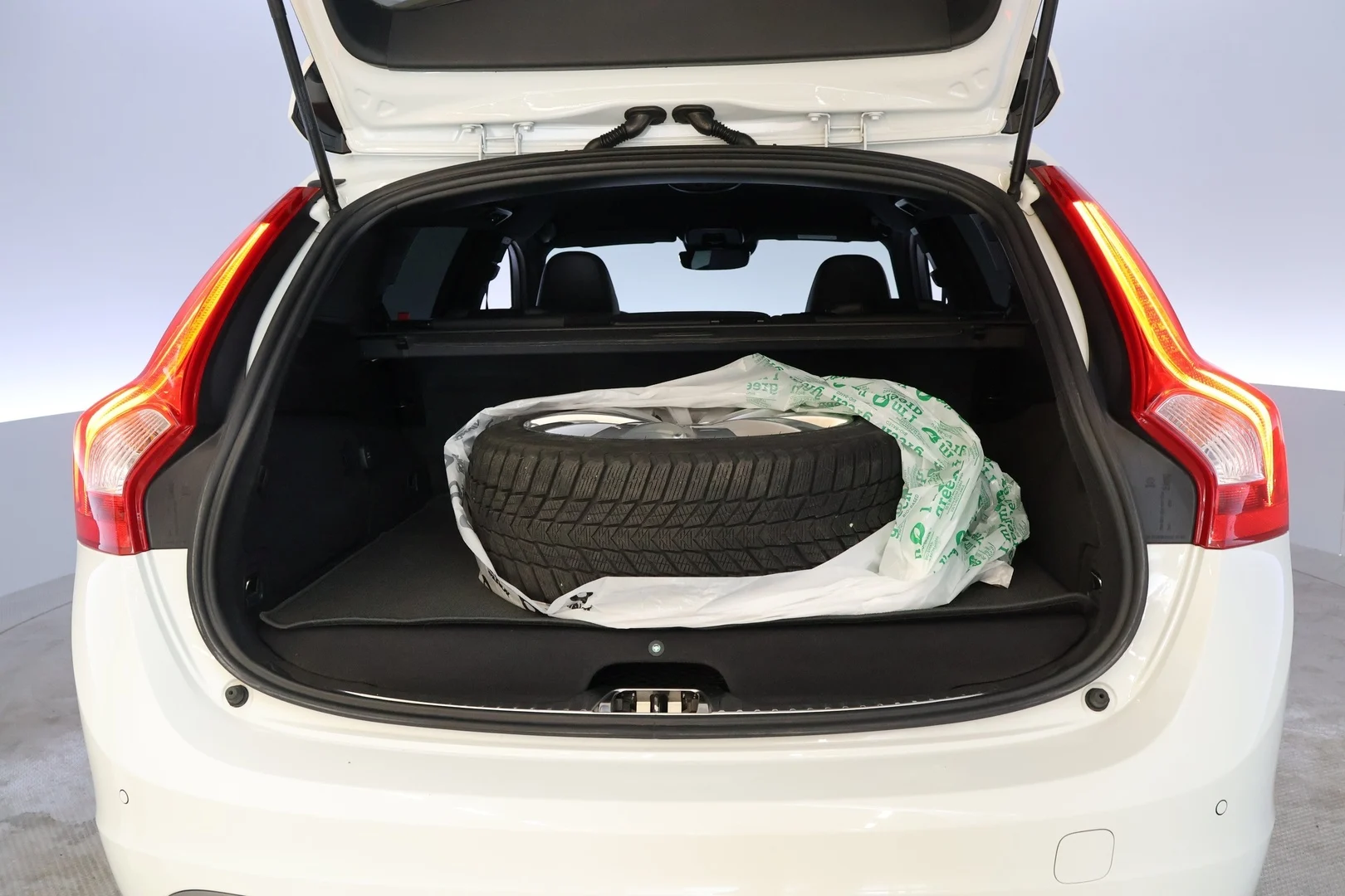 Car Image - 6kz939SOlXvAJrxsO8vwHY