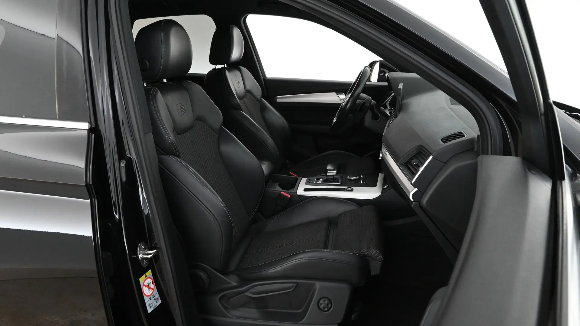 Car Image - 4vXpfN6NgbSkz4PPSyWkxu
