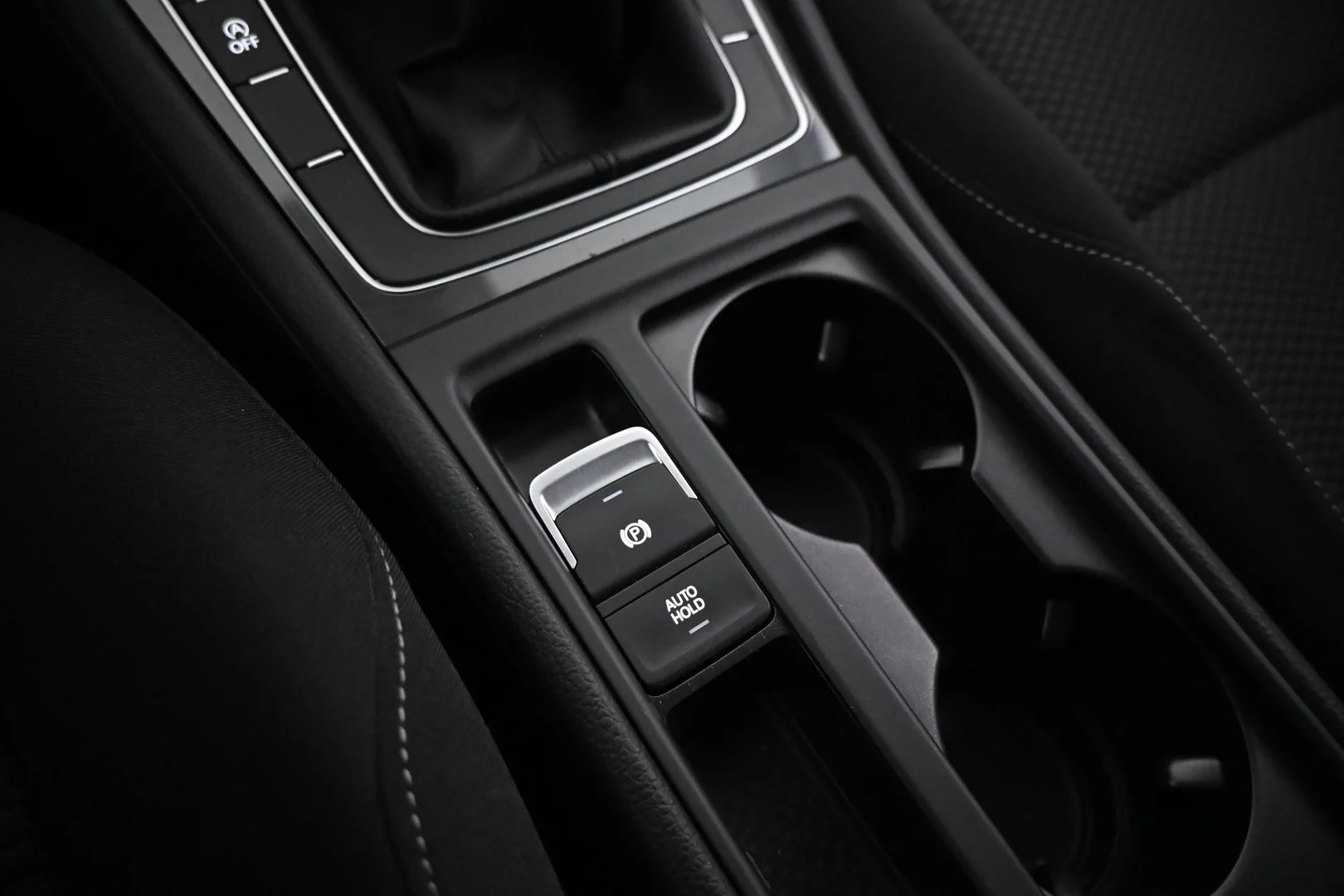 Car Image - 4LzmekYfVATaCFM9r6s4CZ