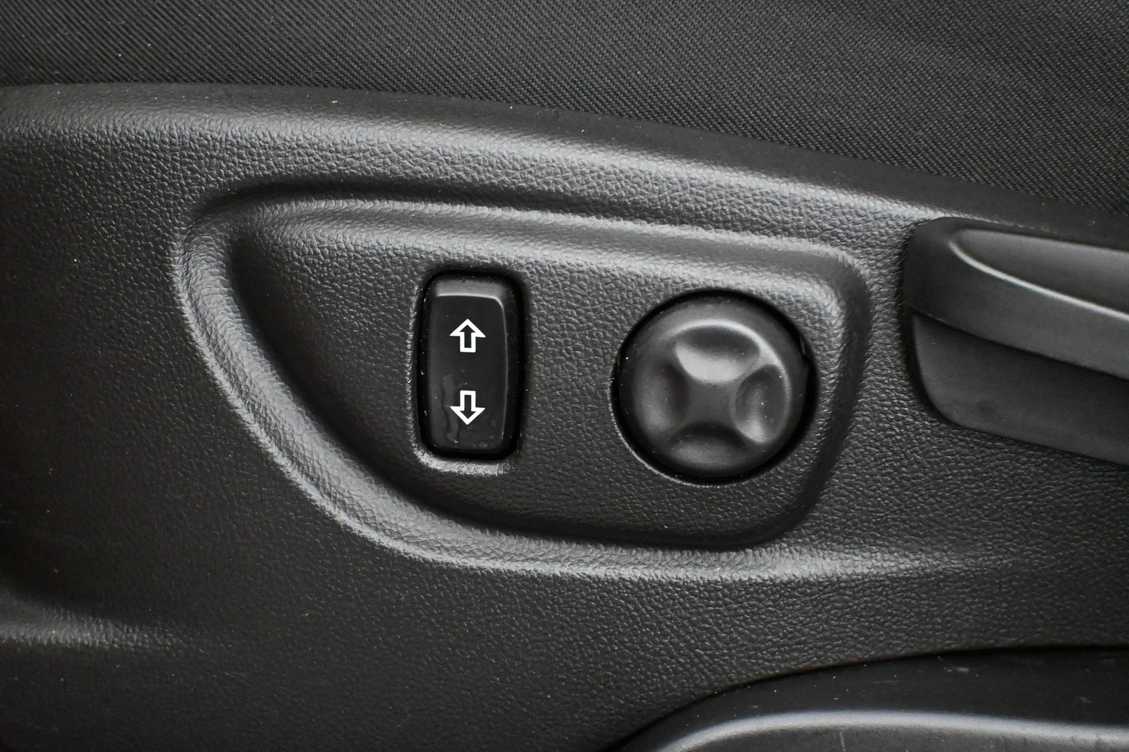 Car Image - 5cGMc152mDRSfGwpH5drmc