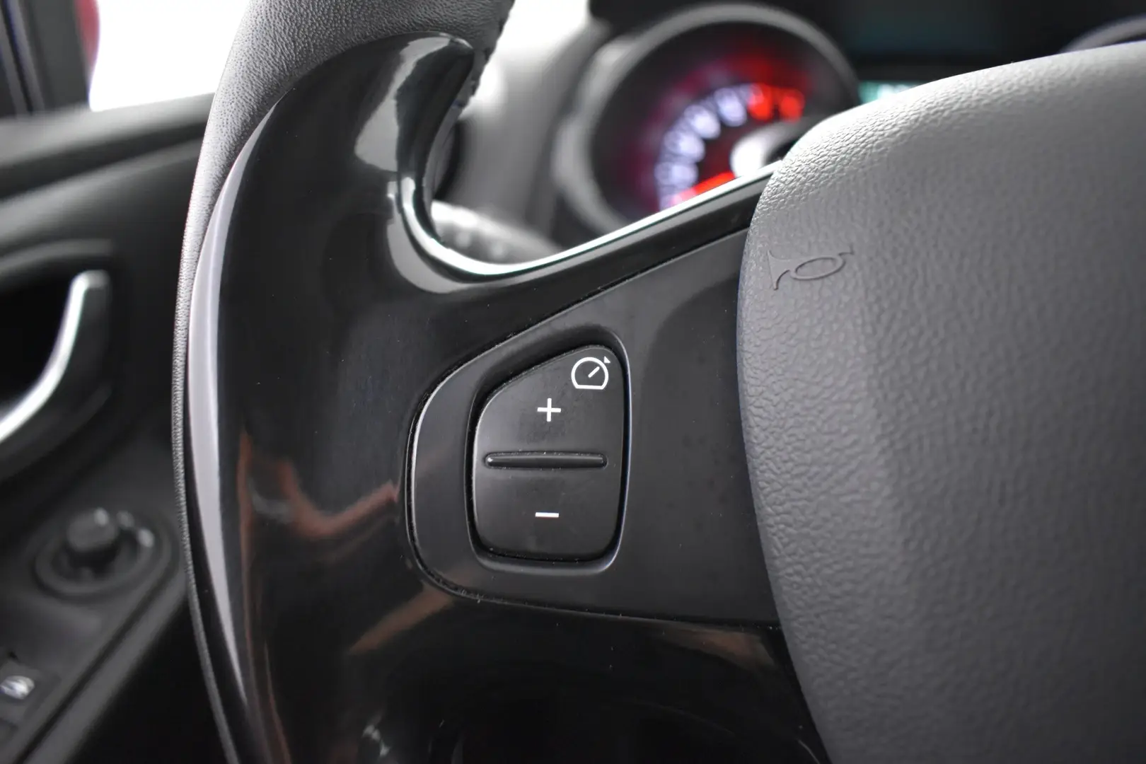 Car Image - 8wXdKp4mh7c3KjViaOBGV