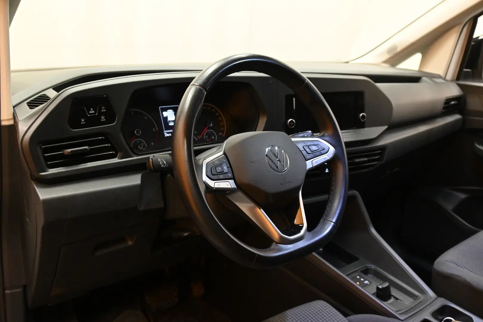 Car Image - 7hkx0H0P9CJYX2jg3IoiO1