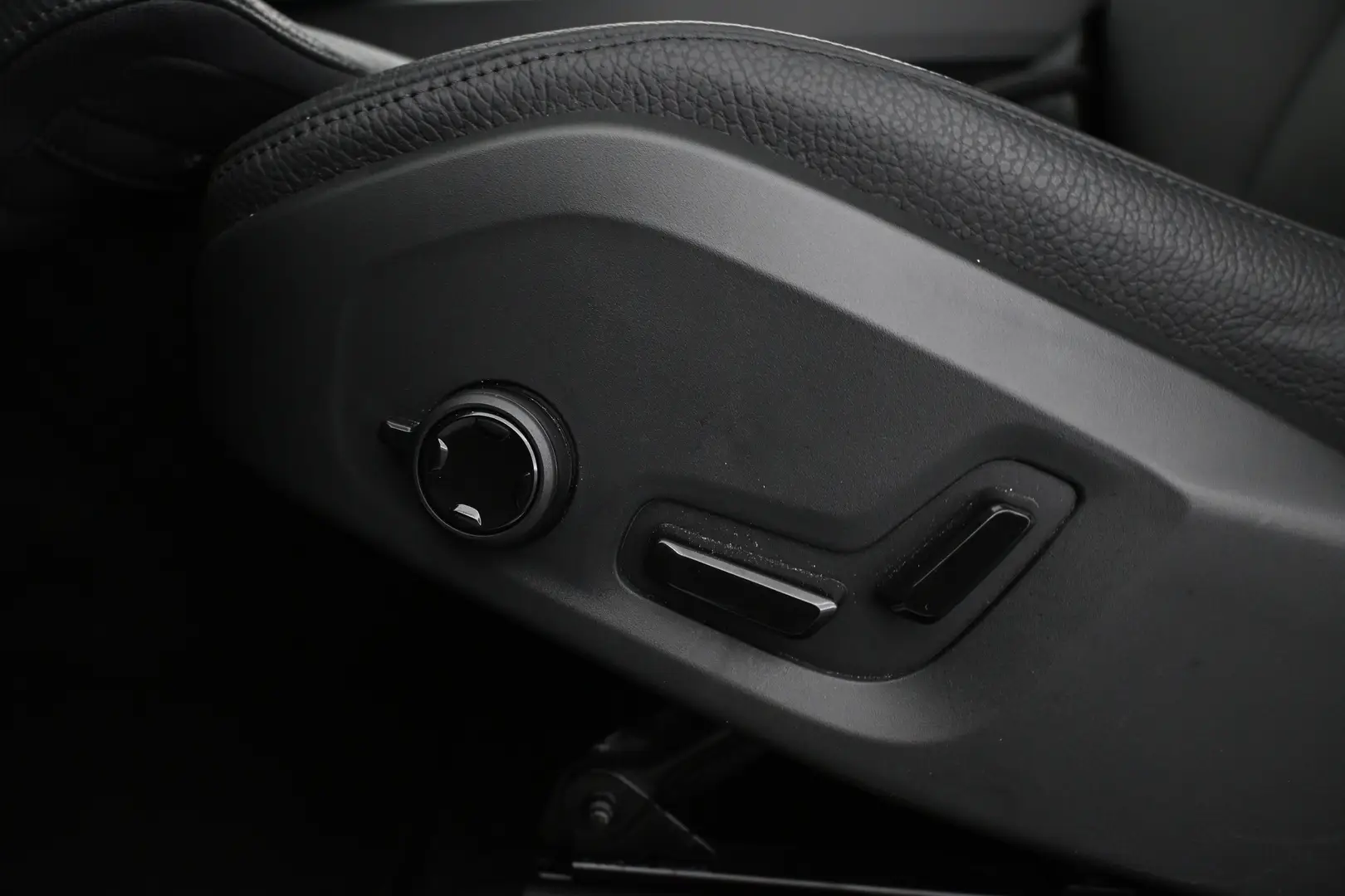 Car Image - 2KgnqURdTeaZO94VLcQbz0