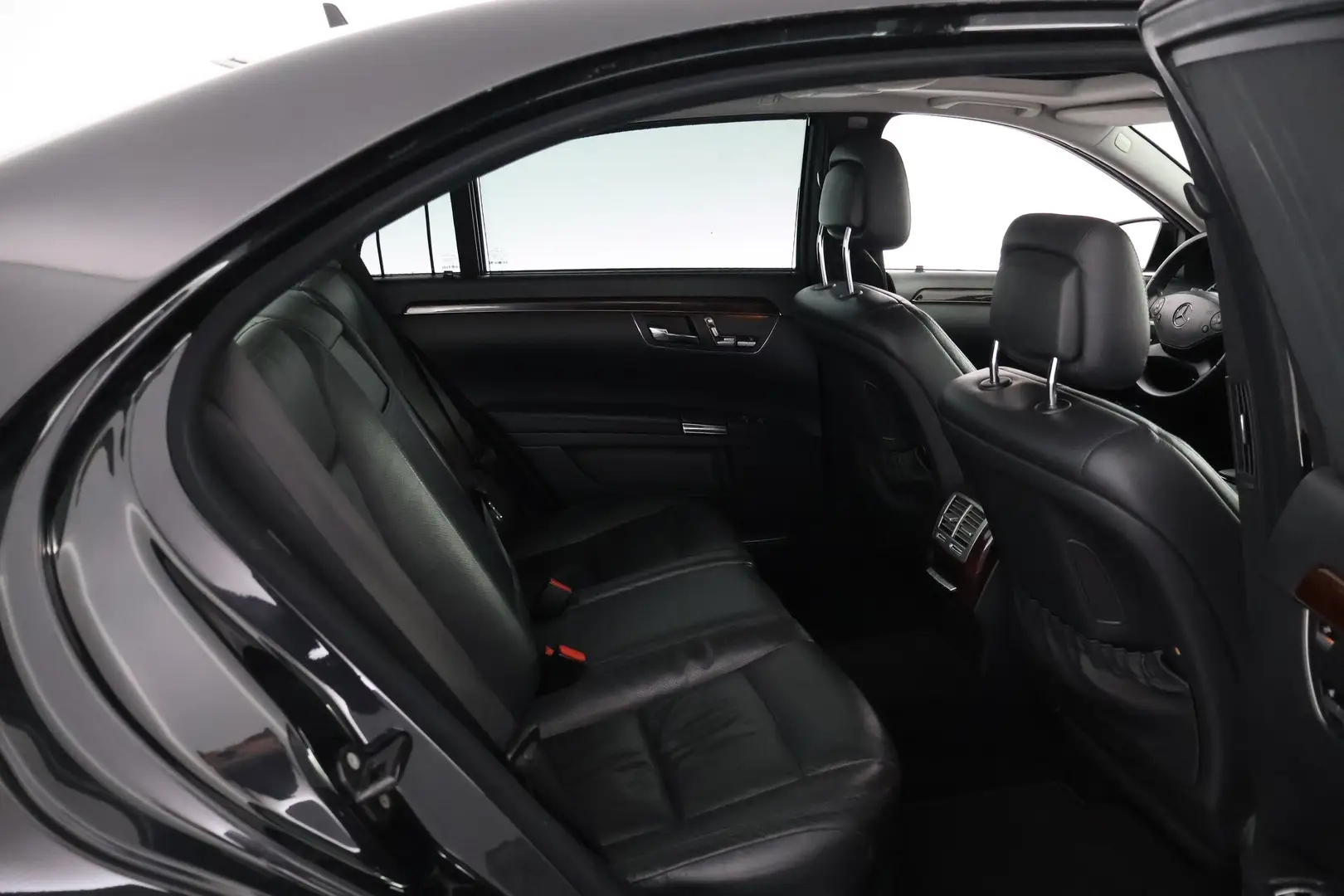 Car Image - dd6BBfFNNIZmIHv81WxM7