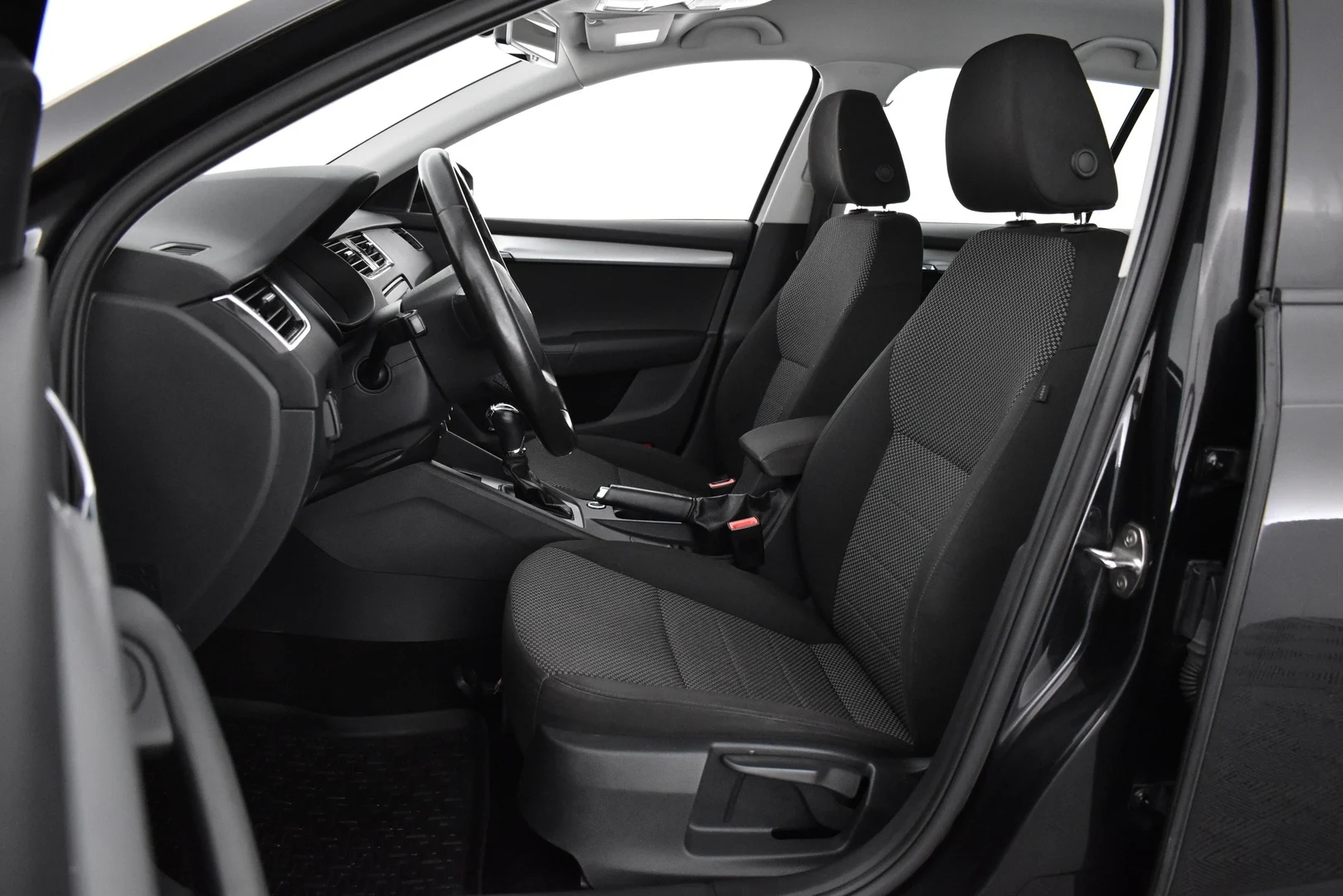 Car Image - 7rzTIEce4dpFOj48rZe6GO