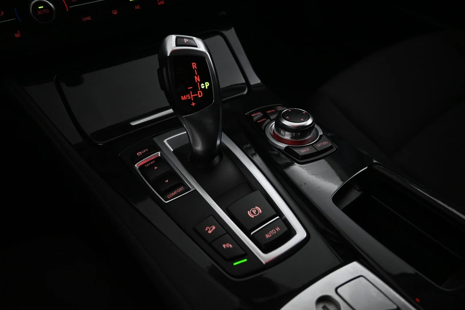Car Image - 2U94zLWa6EKHki0rdUCz88